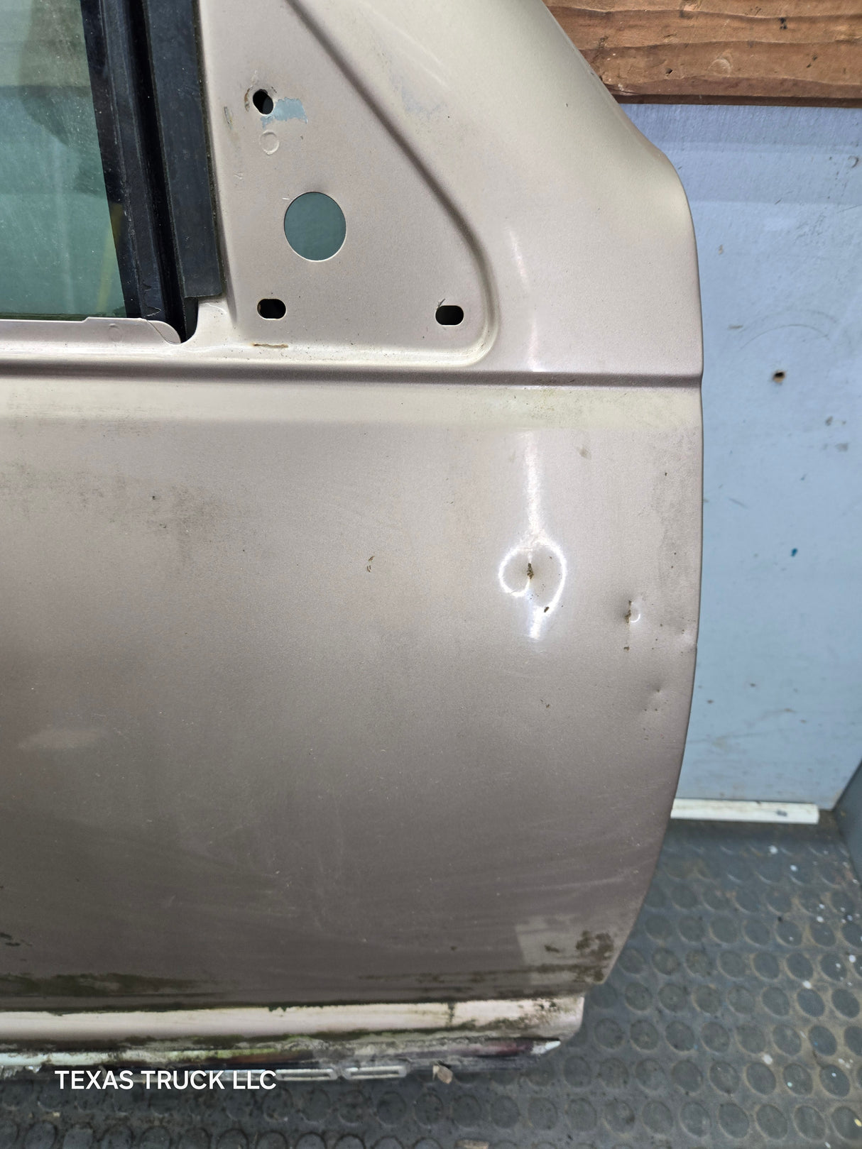 1988-2000 Chevrolet Silverado Suburban GMC Sierra RH Front Passenger Door