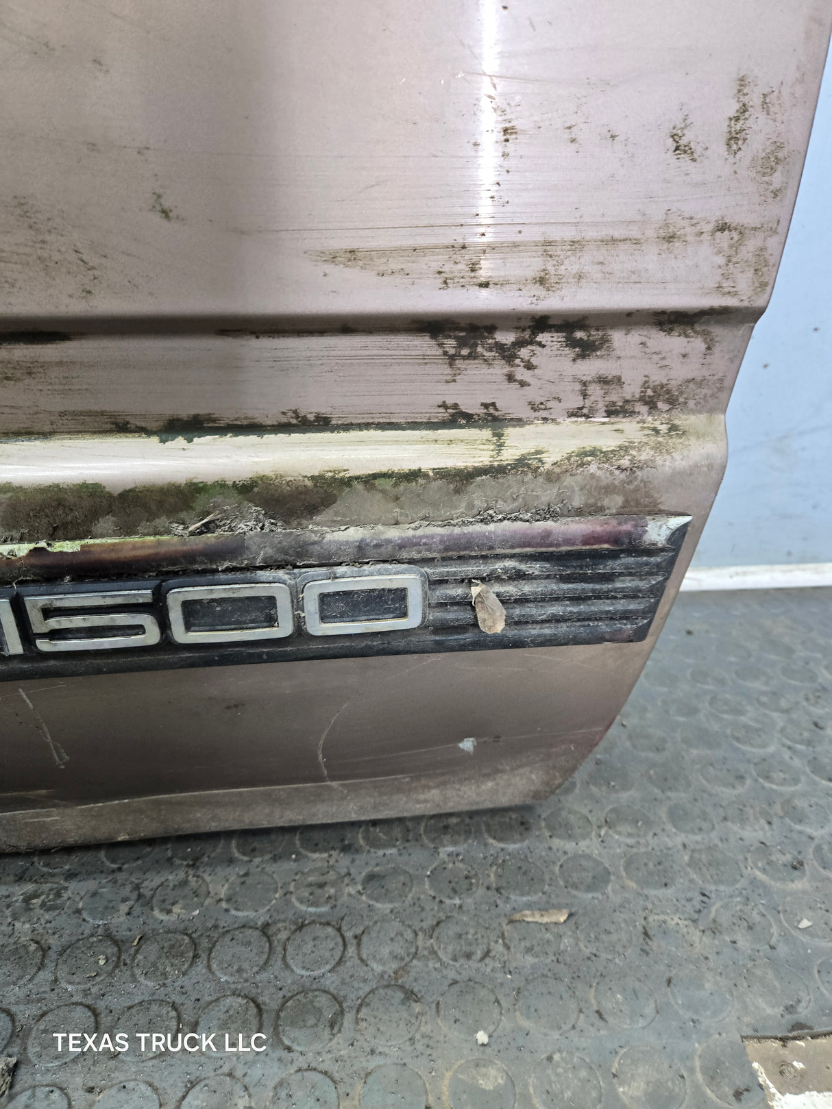 1988-2000 Chevrolet Silverado Suburban GMC Sierra RH Front Passenger Door
