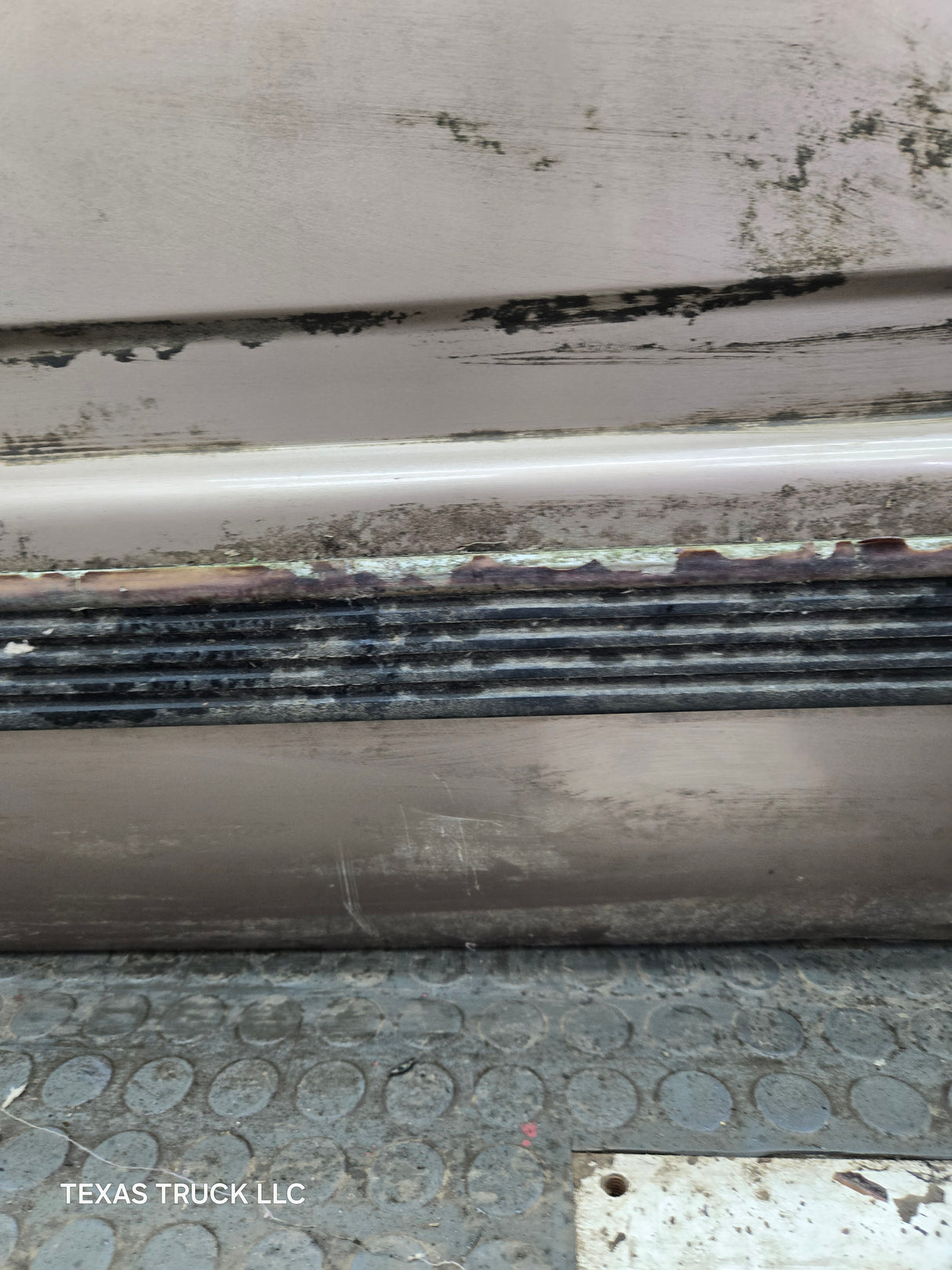 1988-2000 Chevrolet Silverado Suburban GMC Sierra RH Front Passenger Door