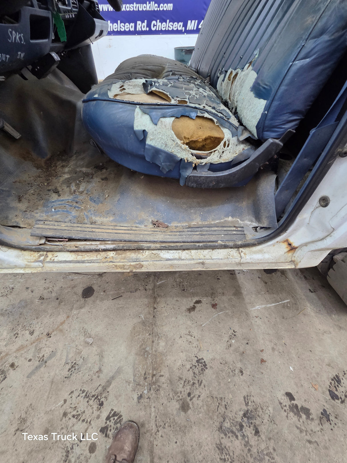 1992-1997 Ford OBS F Super Duty F450 F550 Regular Cab