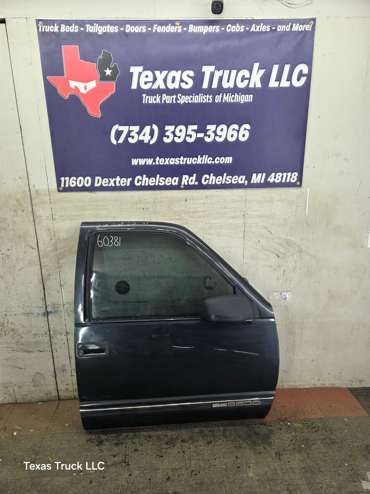 1988-2000 Chevrolet Silverado Suburban GMC Sierra RH Front Passenger Door