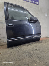 1988-2000 Chevrolet Silverado Suburban GMC Sierra RH Front Passenger Door