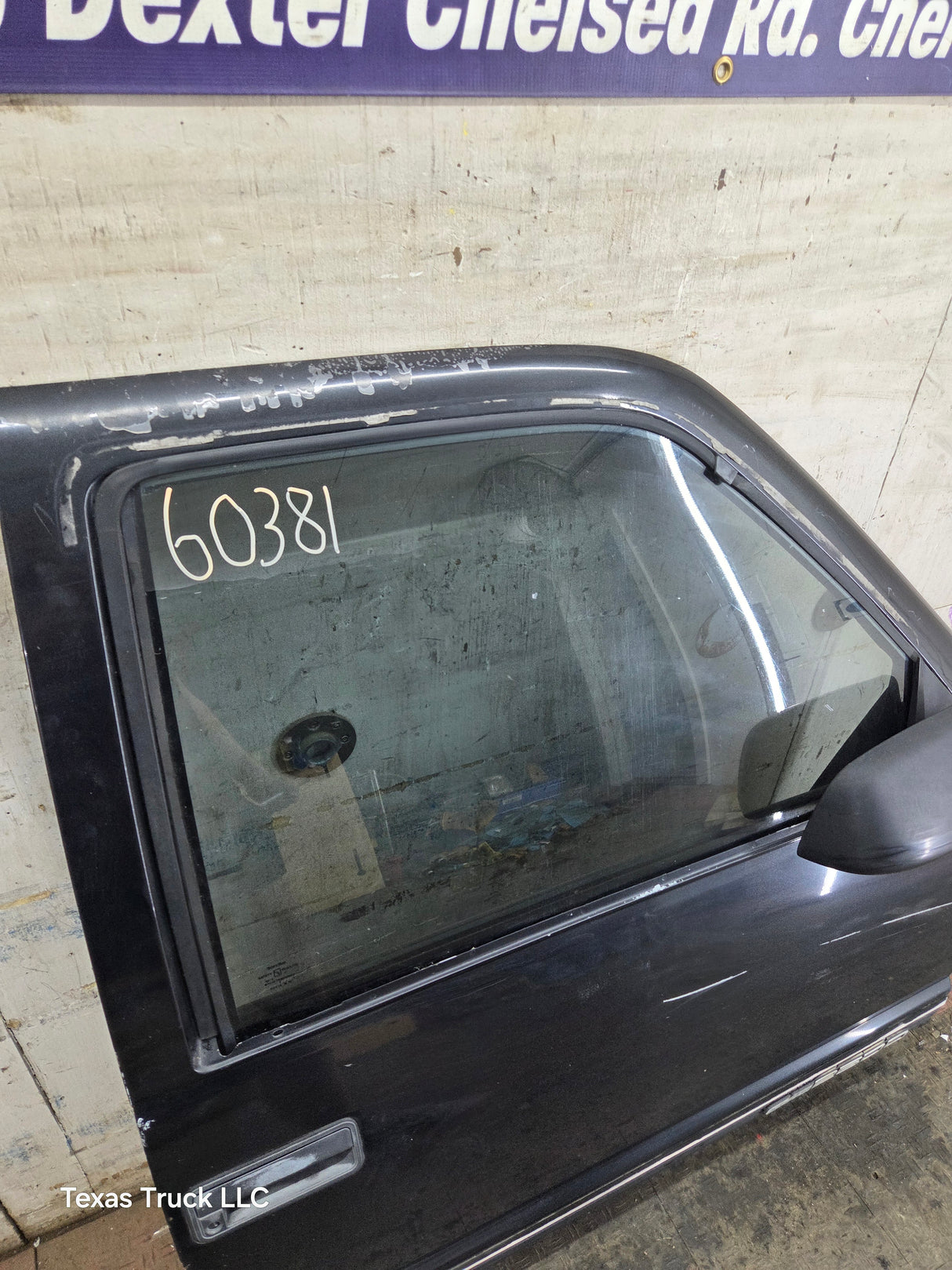 1988-2000 Chevrolet Silverado Suburban GMC Sierra RH Front Passenger Door
