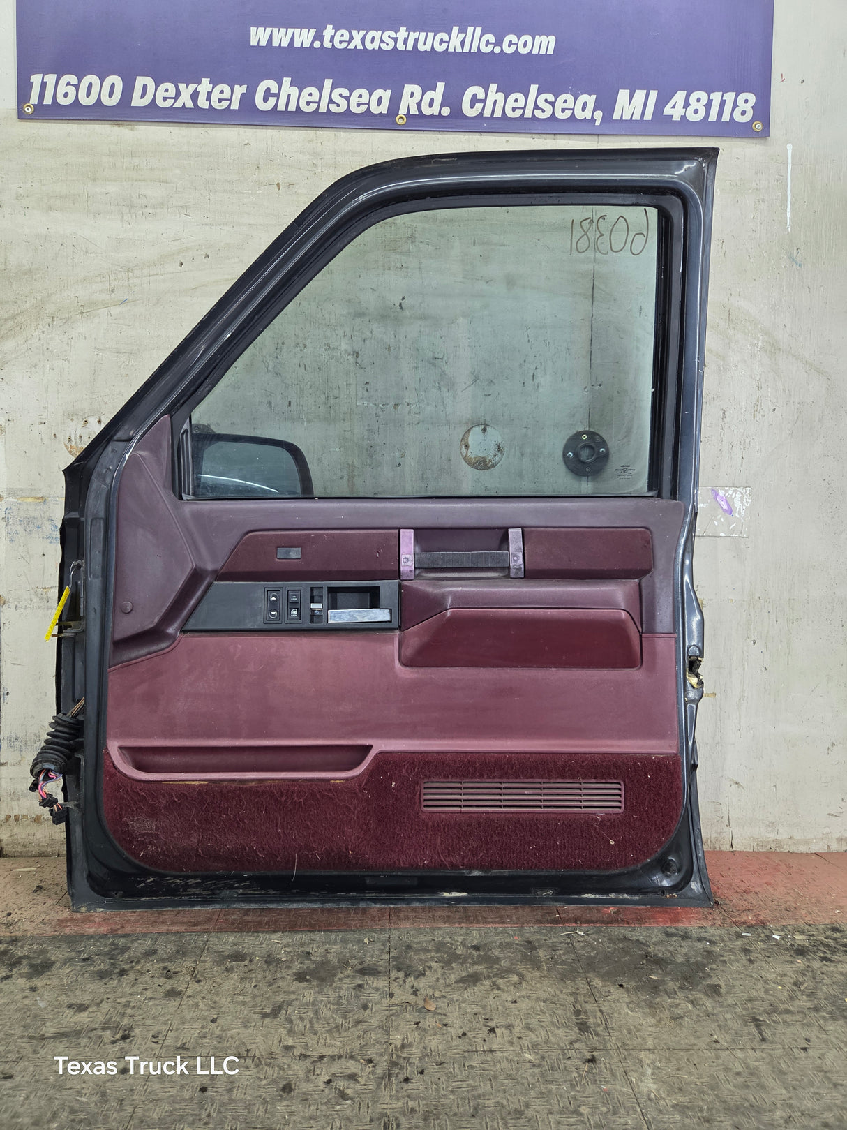 1988-2000 Chevrolet Silverado Suburban GMC Sierra RH Front Passenger Door