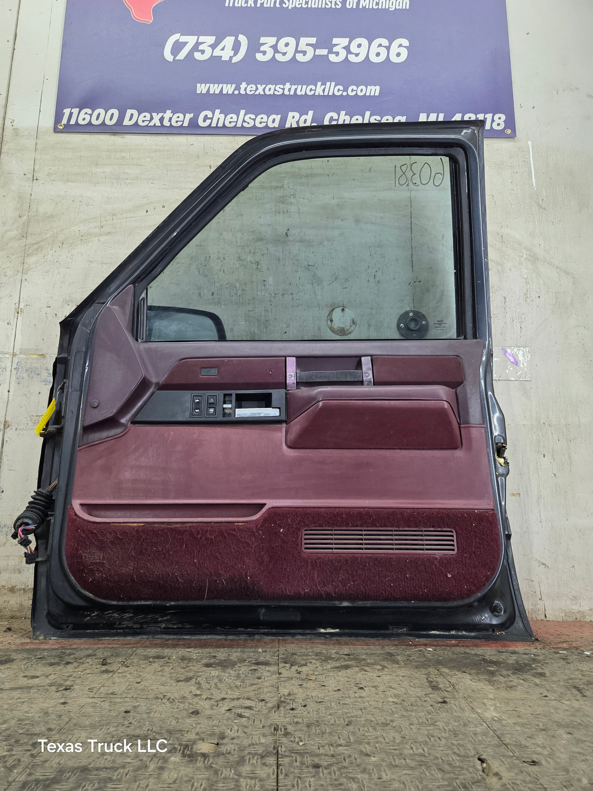 1988-2000 Chevrolet Silverado Suburban GMC Sierra RH Front Passenger Door