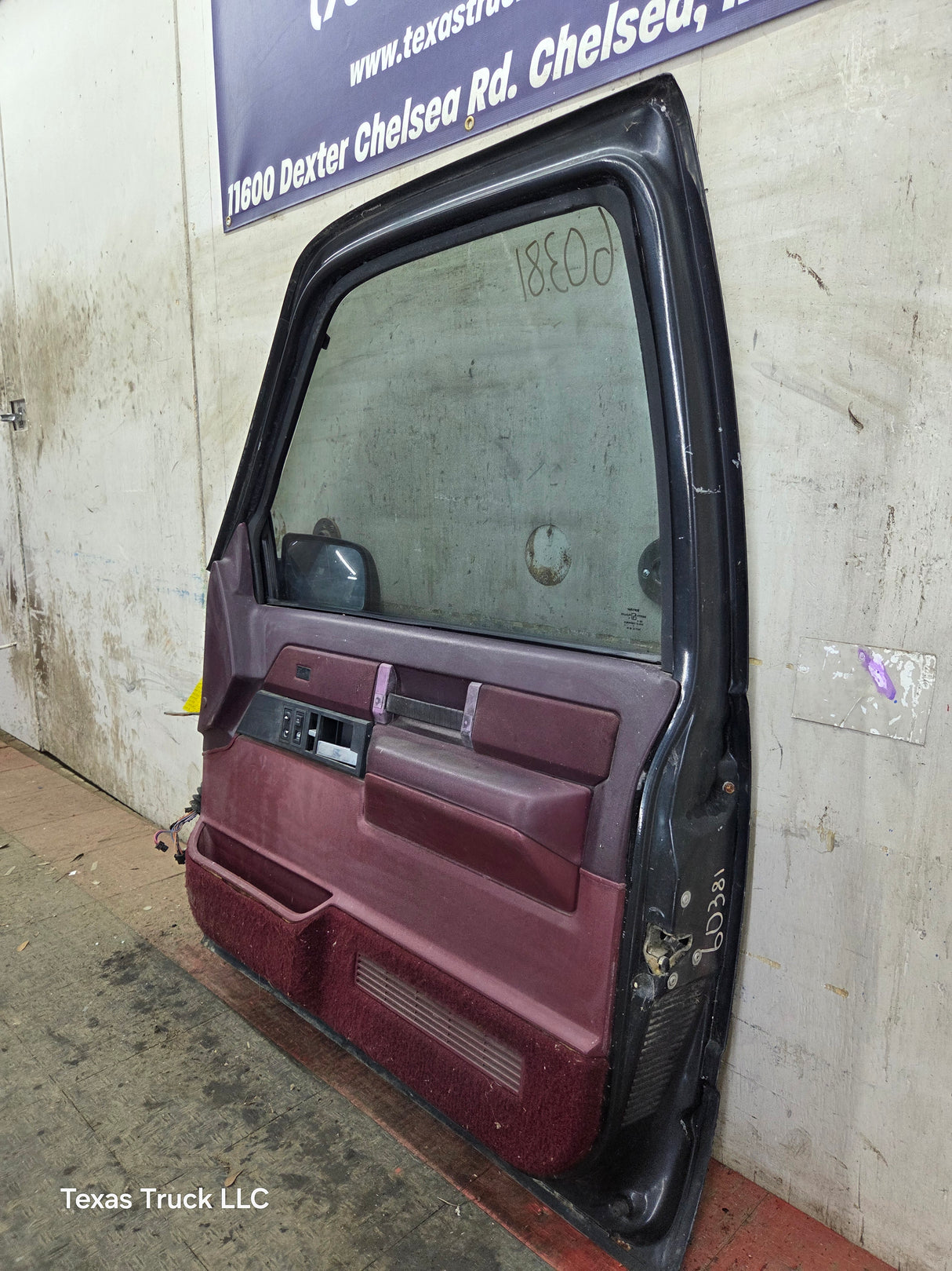 1988-2000 Chevrolet Silverado Suburban GMC Sierra RH Front Passenger Door