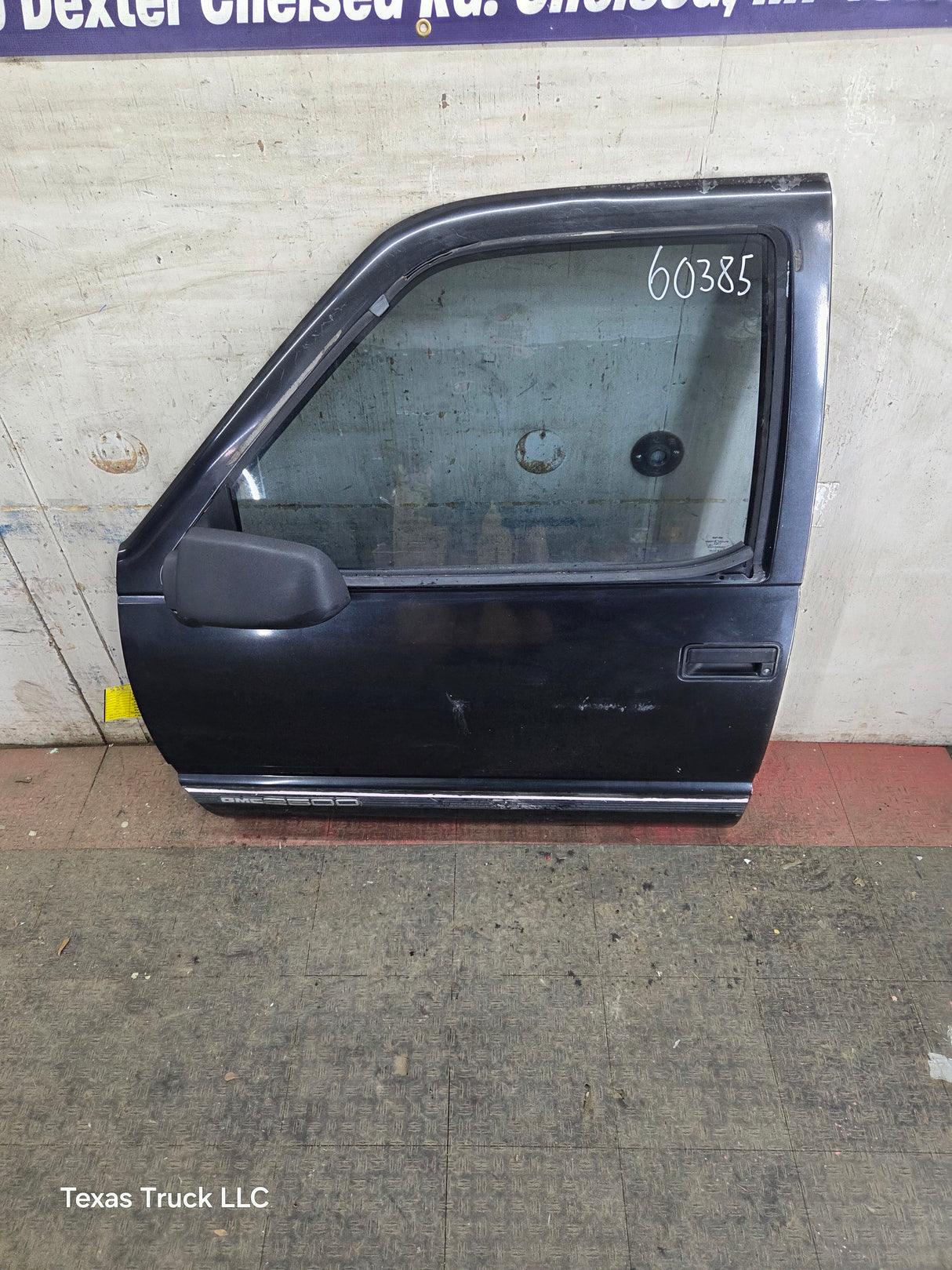 1988-2000 Chevrolet Silverado Suburban GMC Sierra LH Front Driver Side Door