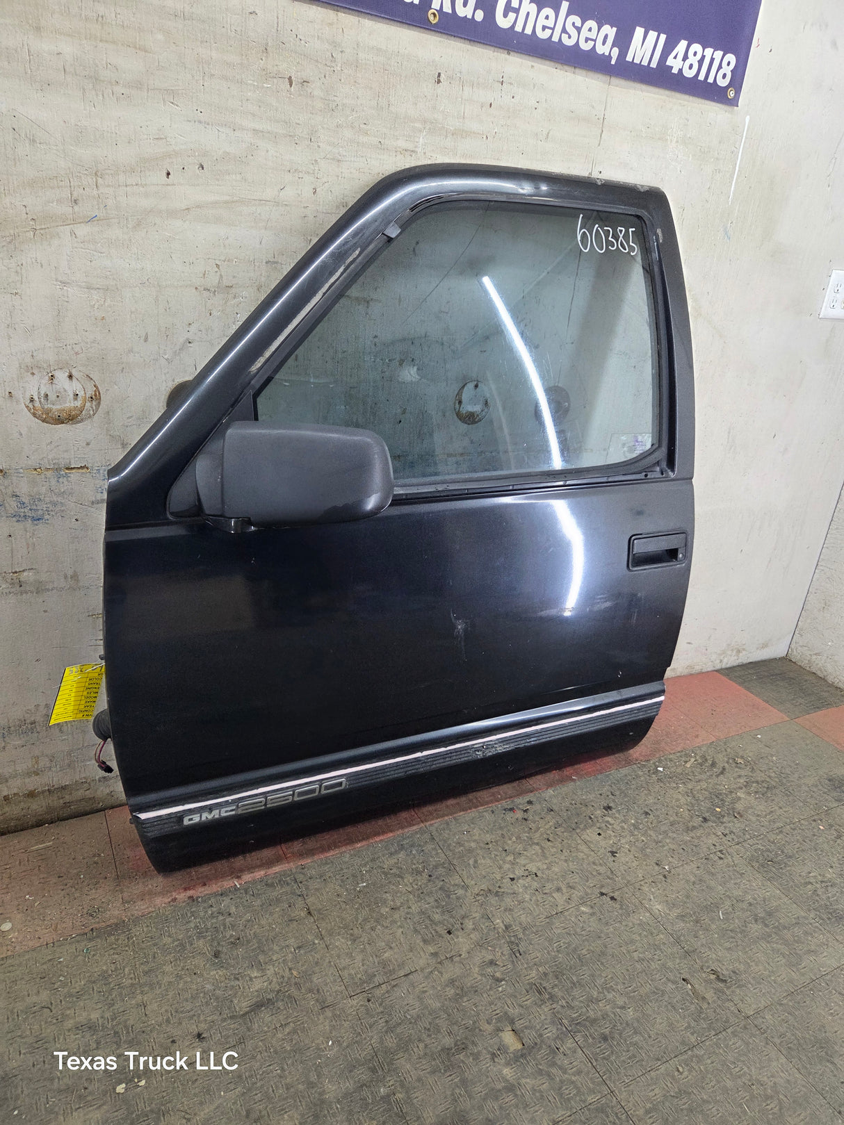 1988-2000 Chevrolet Silverado Suburban GMC Sierra LH Front Driver Side Door