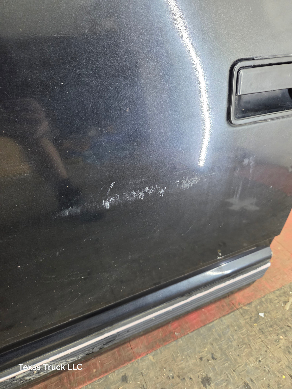 1988-2000 Chevrolet Silverado Suburban GMC Sierra LH Front Driver Side Door