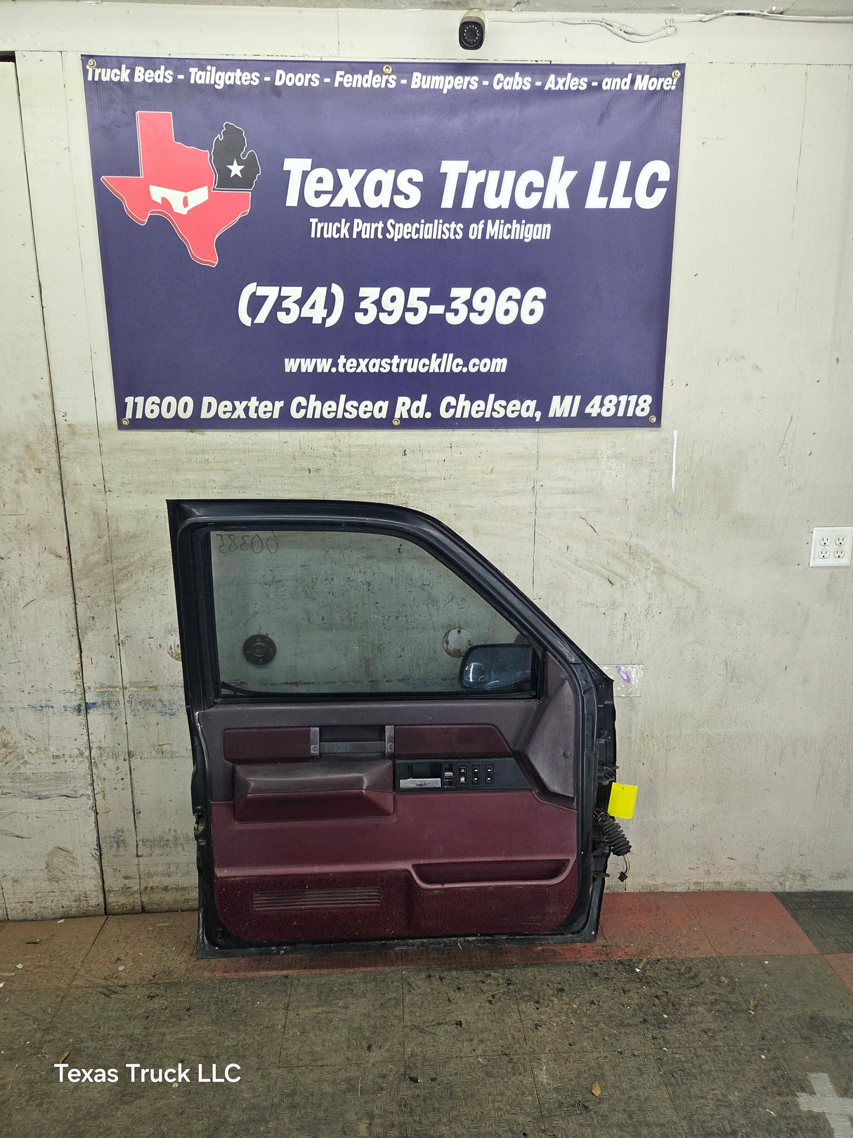 1988-2000 Chevrolet Silverado Suburban GMC Sierra LH Front Driver Side Door
