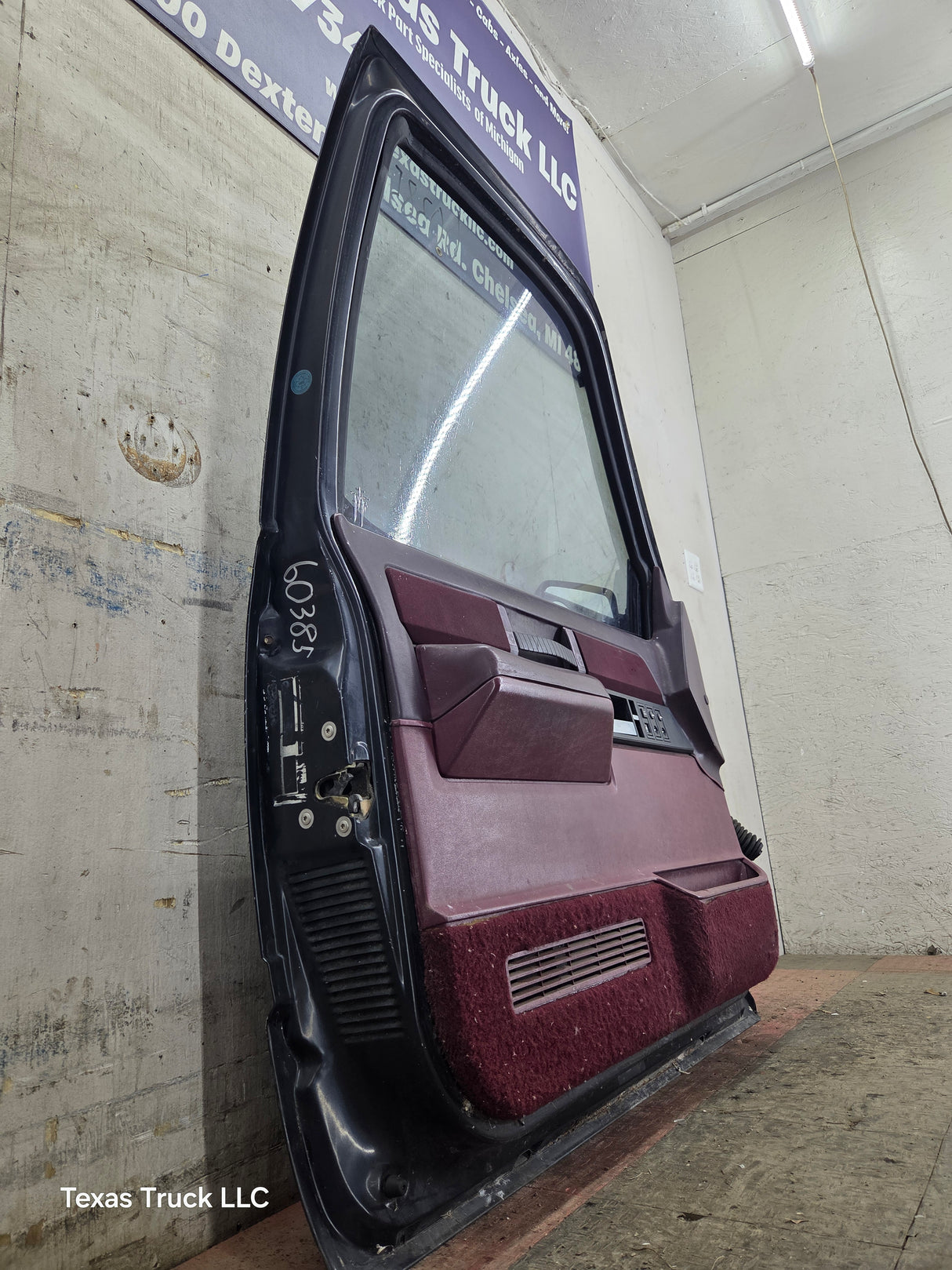 1988-2000 Chevrolet Silverado Suburban GMC Sierra LH Front Driver Side Door