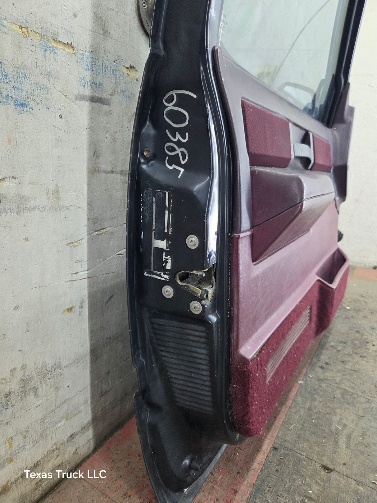1988-2000 Chevrolet Silverado Suburban GMC Sierra LH Front Driver Side Door