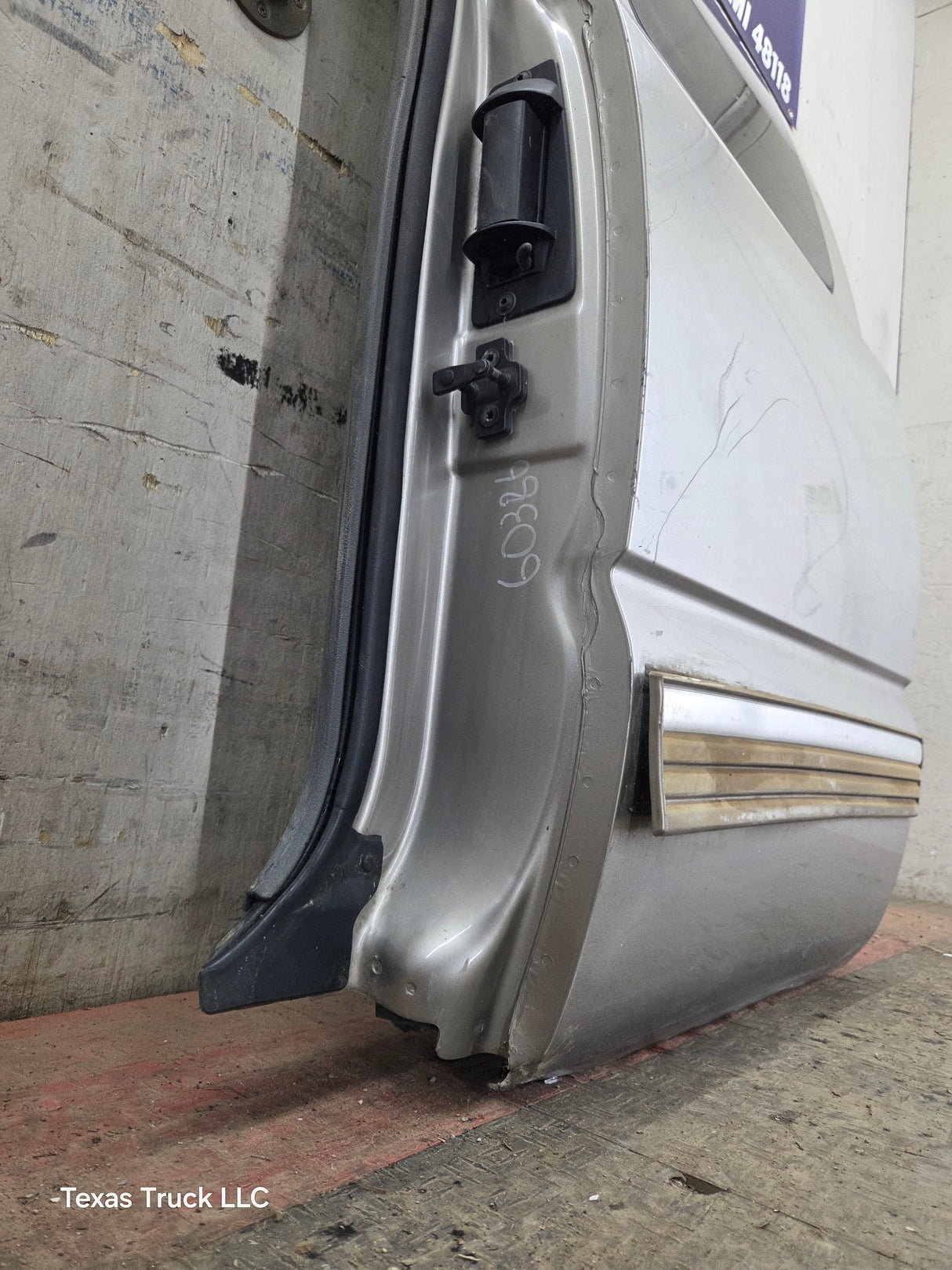 1999-2006 Chevrolet Silverado / GMC Sierra 1500 2500 3500 HD Rear Driver side Extended Cab Rear Door