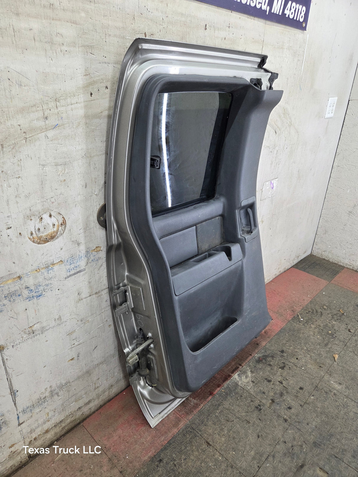 1999-2006 Chevrolet Silverado / GMC Sierra 1500 2500 3500 HD Rear Driver side Extended Cab Rear Door