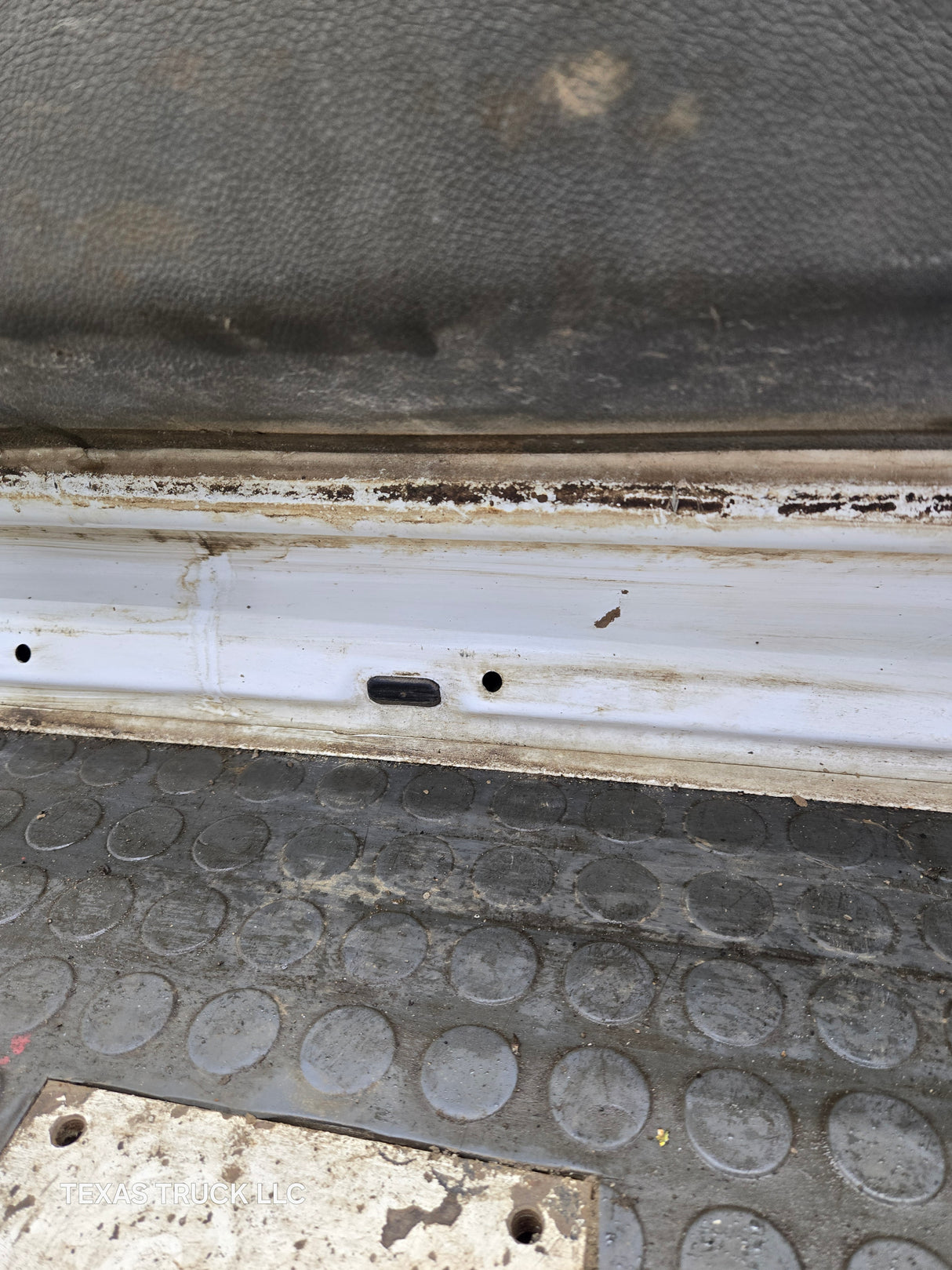 2007-2013 Chevrolet Silverado / GMC Sierra 1500 2500 3500 HD RH Front Passenger Side Door