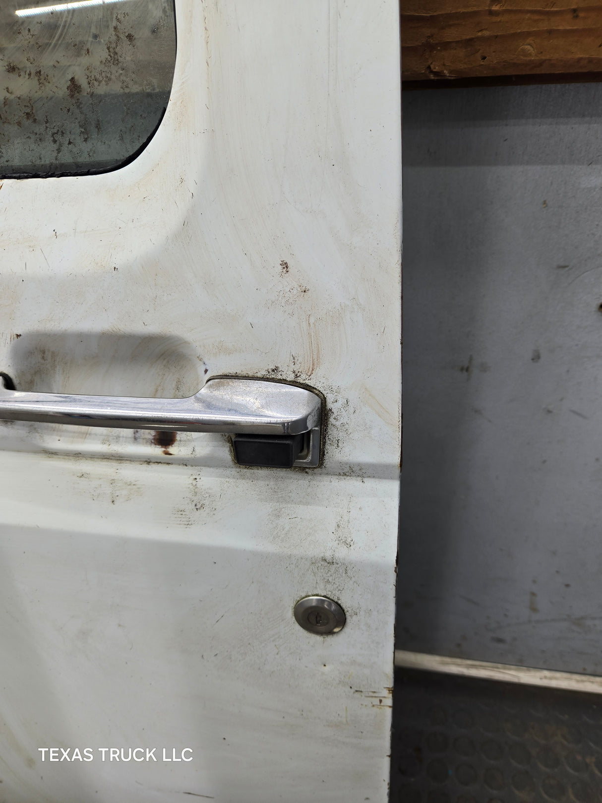 1987-1997 Ford F Series F250 F350 F450 F550 LH Driver Side Front Door