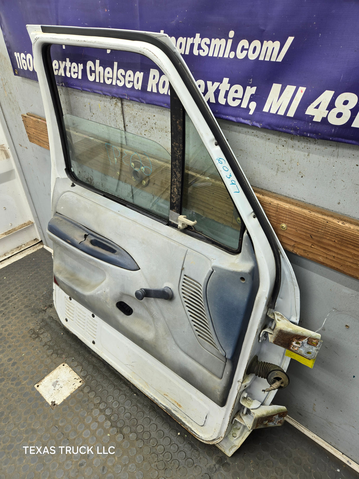 1987-1997 Ford F Series F250 F350 F450 F550 LH Driver Side Front Door
