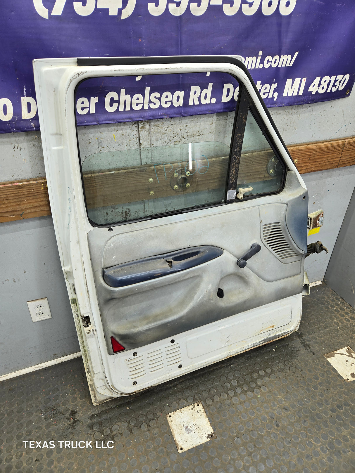 1987-1997 Ford F Series F250 F350 F450 F550 LH Driver Side Front Door