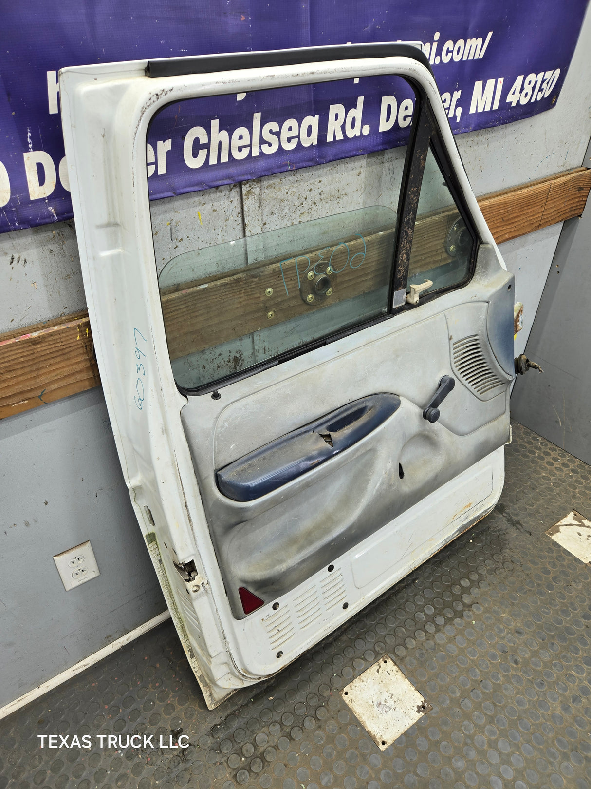 1987-1997 Ford F Series F250 F350 F450 F550 LH Driver Side Front Door