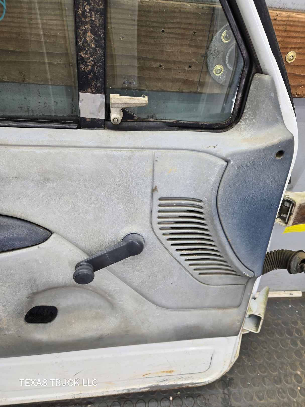1987-1997 Ford F Series F250 F350 F450 F550 LH Driver Side Front Door