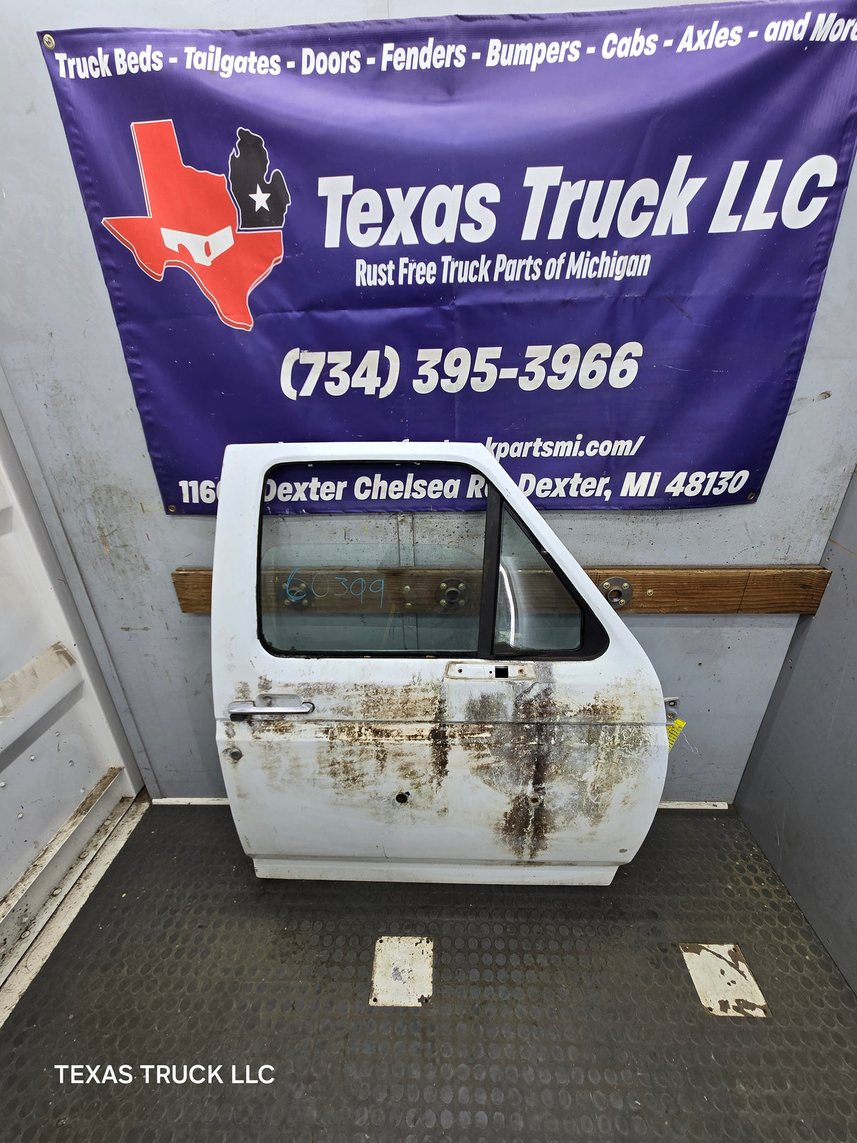 1987-1997 Ford F Series F250 F350 F450 F550 RH Passenger Side Front Door