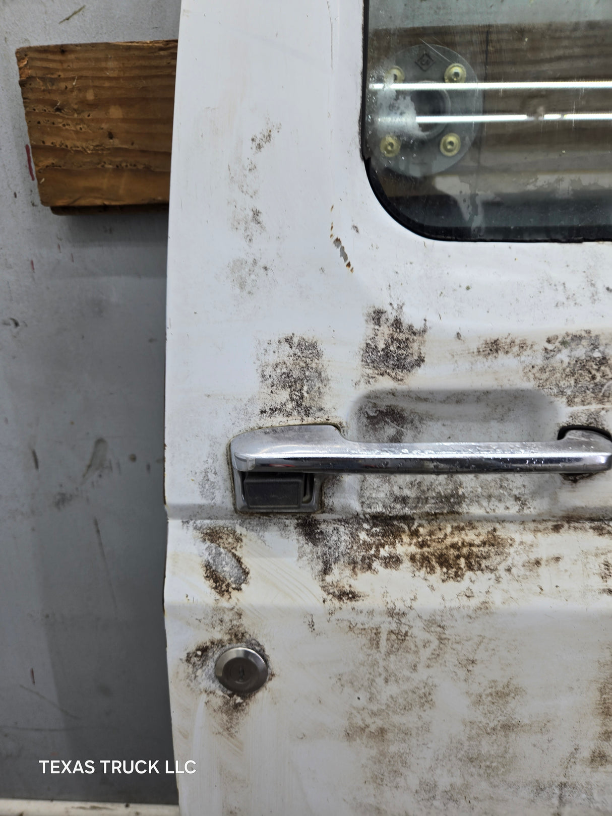 1987-1997 Ford F Series F250 F350 F450 F550 RH Passenger Side Front Door
