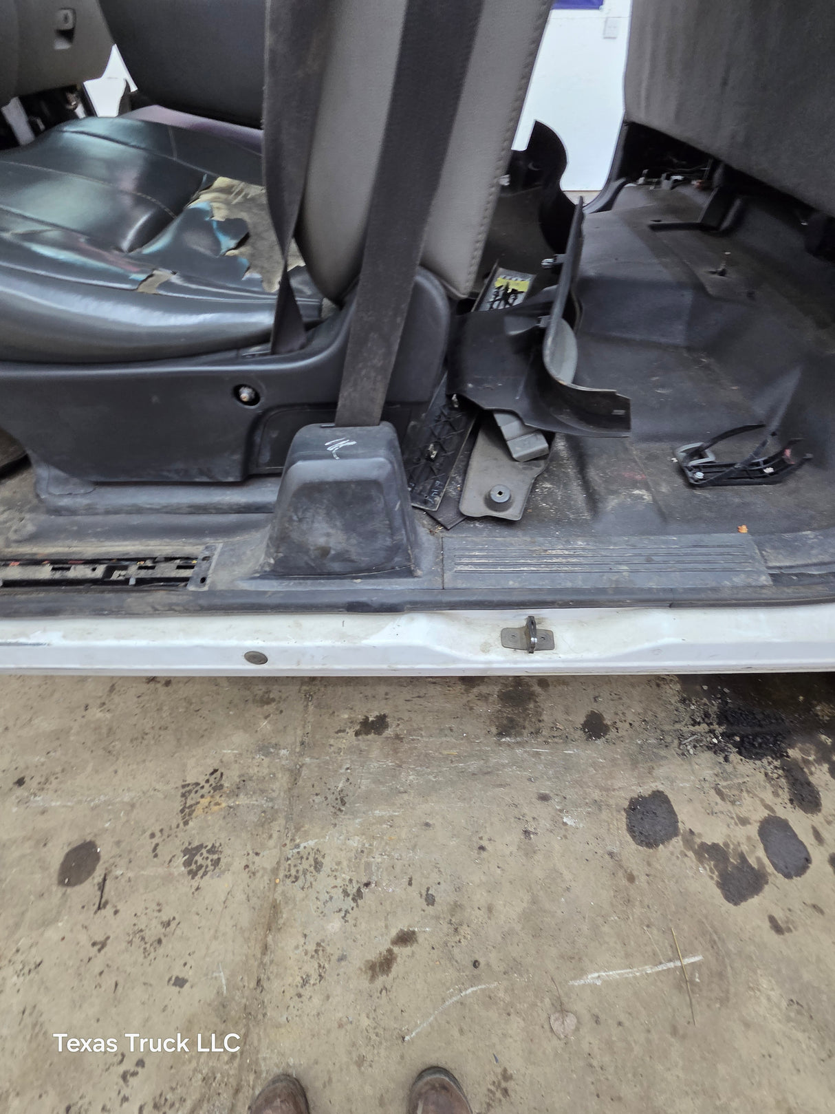 2007-2013 Chevrolet Silverado / GMC Sierra 1500 2500 3500 HD Extended Cab Duramax
