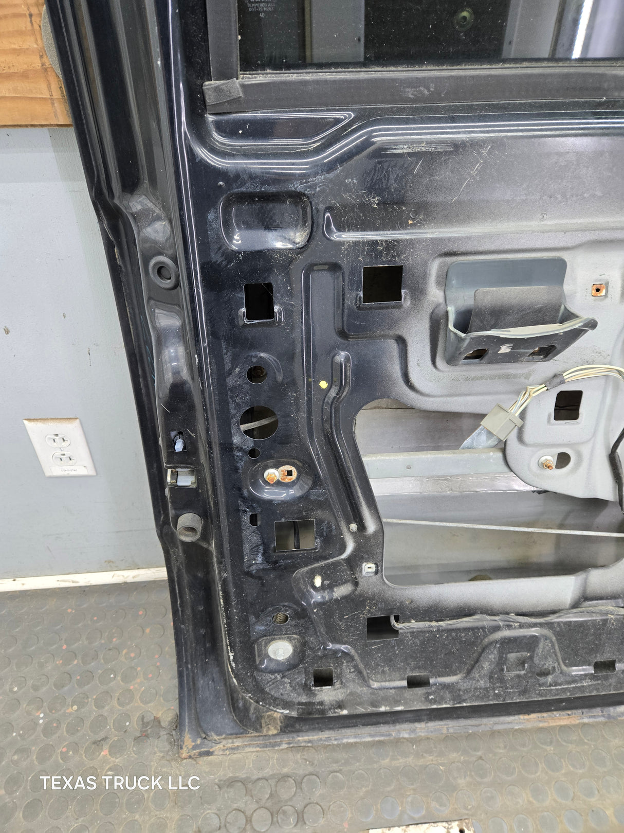 1999-2011 Ford Super Duty LH Driver Side Rear Crew Cab Door F250 F350 F450 F550