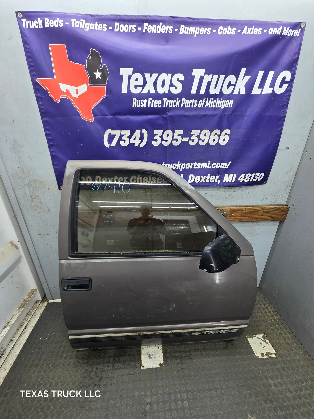1988-2000 Chevrolet Silverado Suburban GMC Sierra RH Front Passenger Door