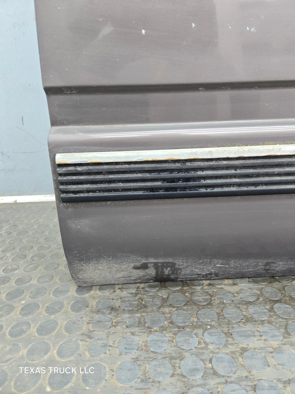 1988-2000 Chevrolet Silverado Suburban GMC Sierra RH Front Passenger Door