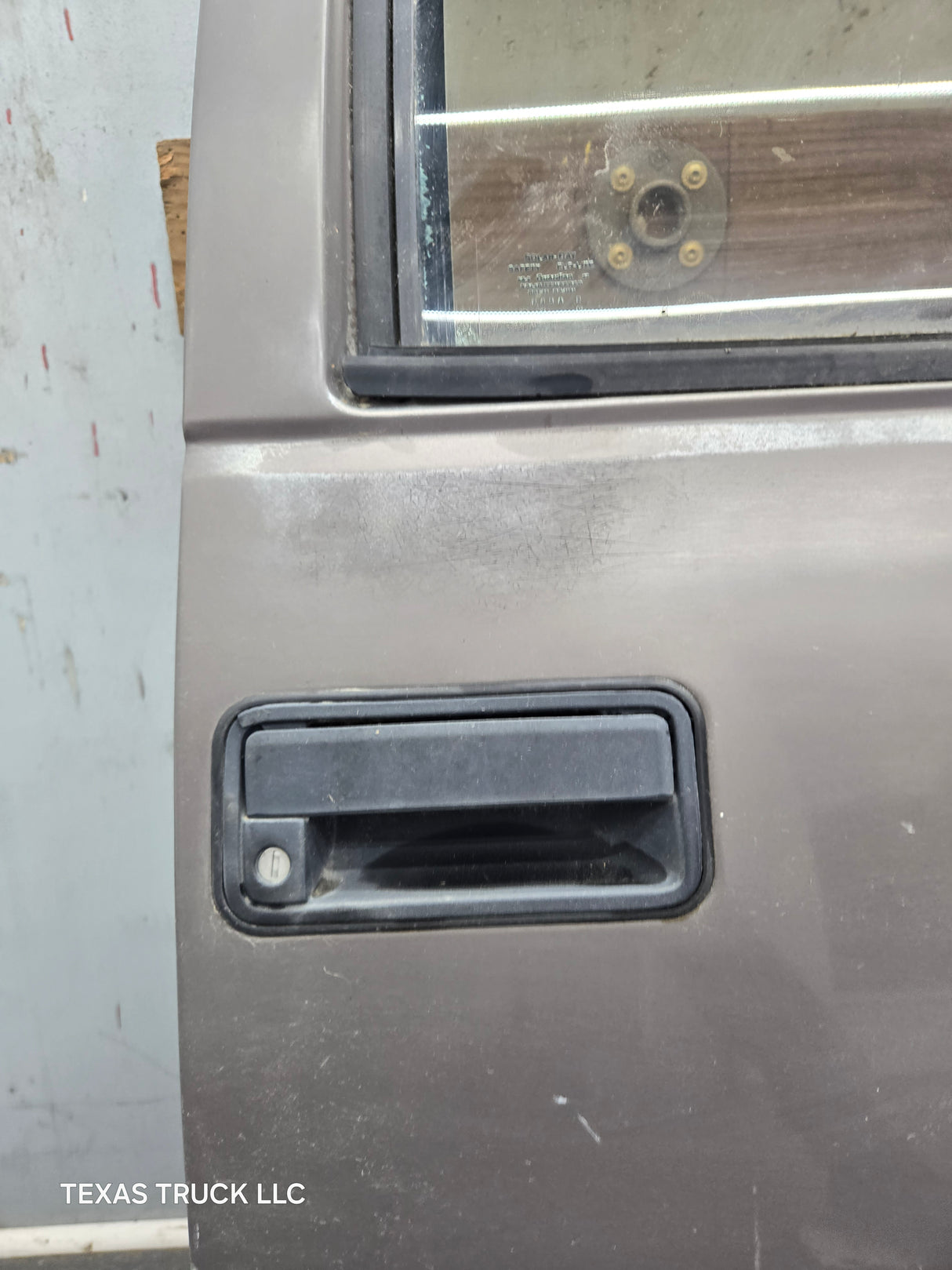 1988-2000 Chevrolet Silverado Suburban GMC Sierra RH Front Passenger Door