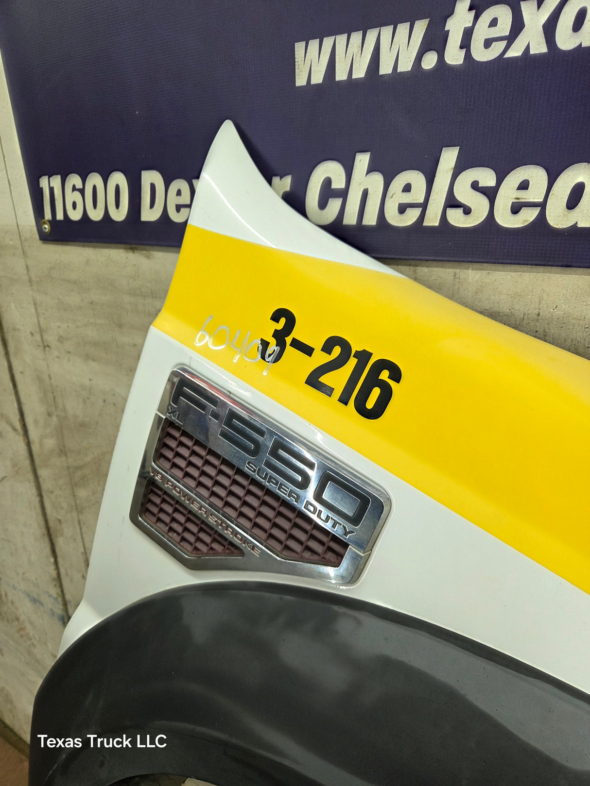 2011-2016 Ford Super Duty F450 F550 RH Passenger Side Front Fender