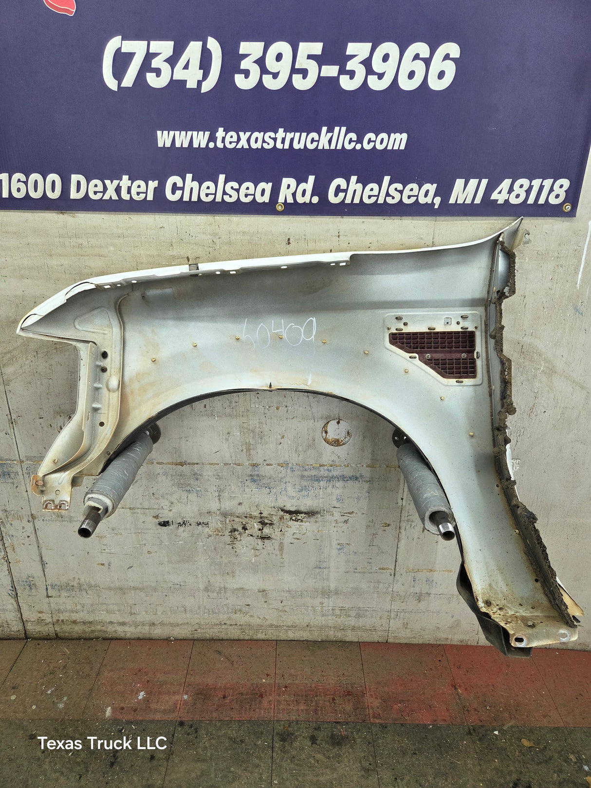 2011-2016 Ford Super Duty F450 F550 RH Passenger Side Front Fender