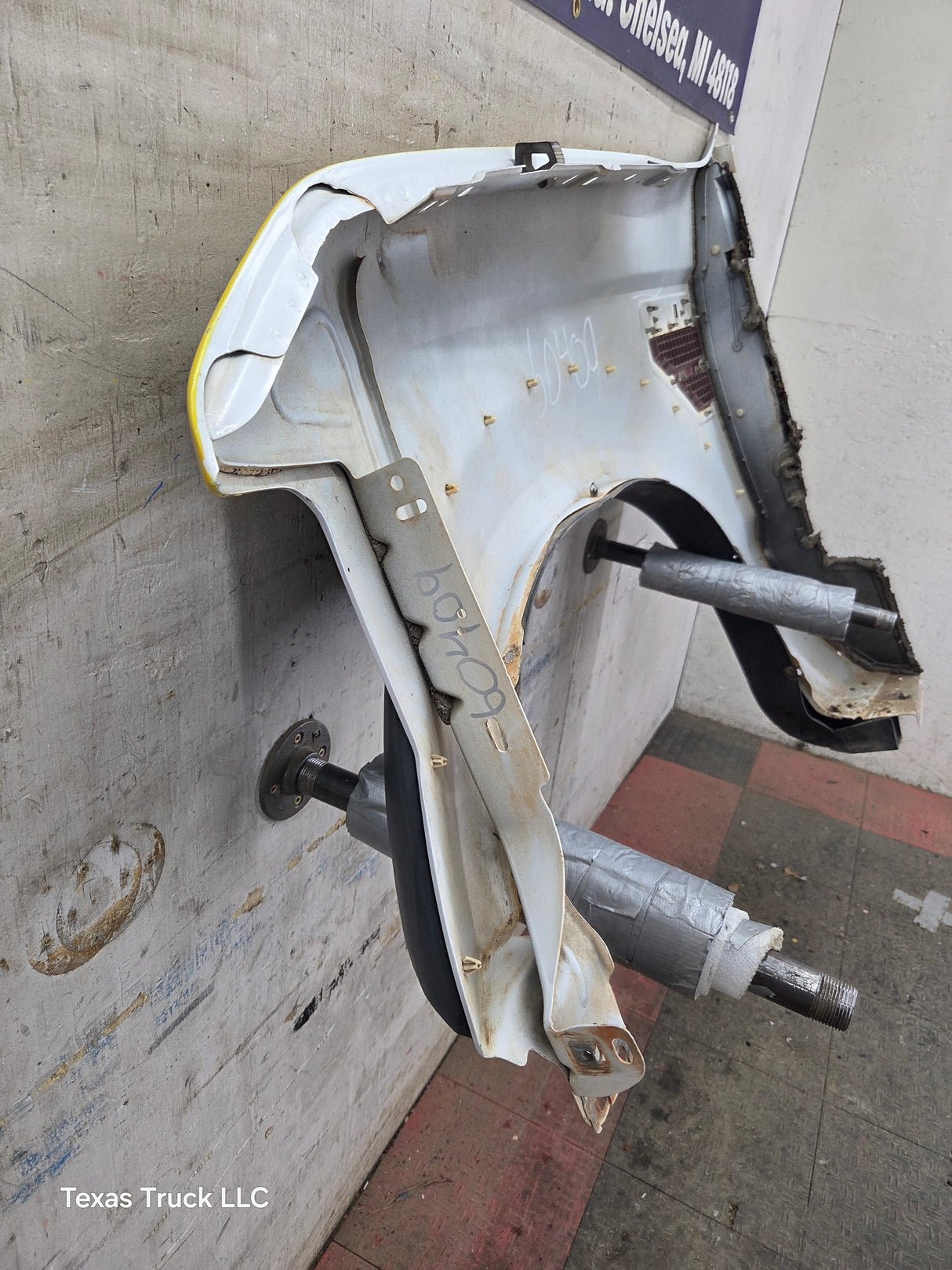 2011-2016 Ford Super Duty F450 F550 RH Passenger Side Front Fender