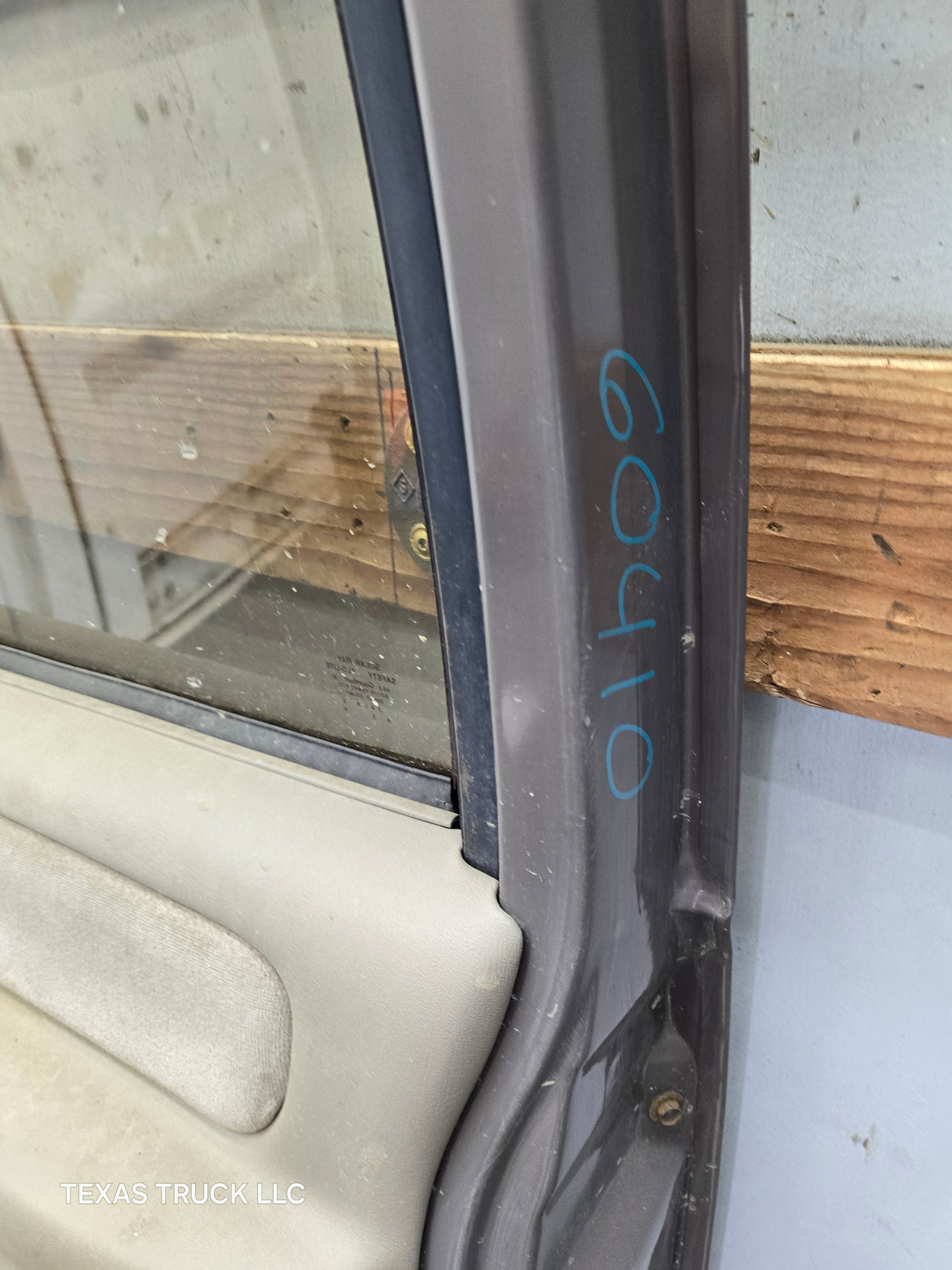 1988-2000 Chevrolet Silverado Suburban GMC Sierra RH Front Passenger Door