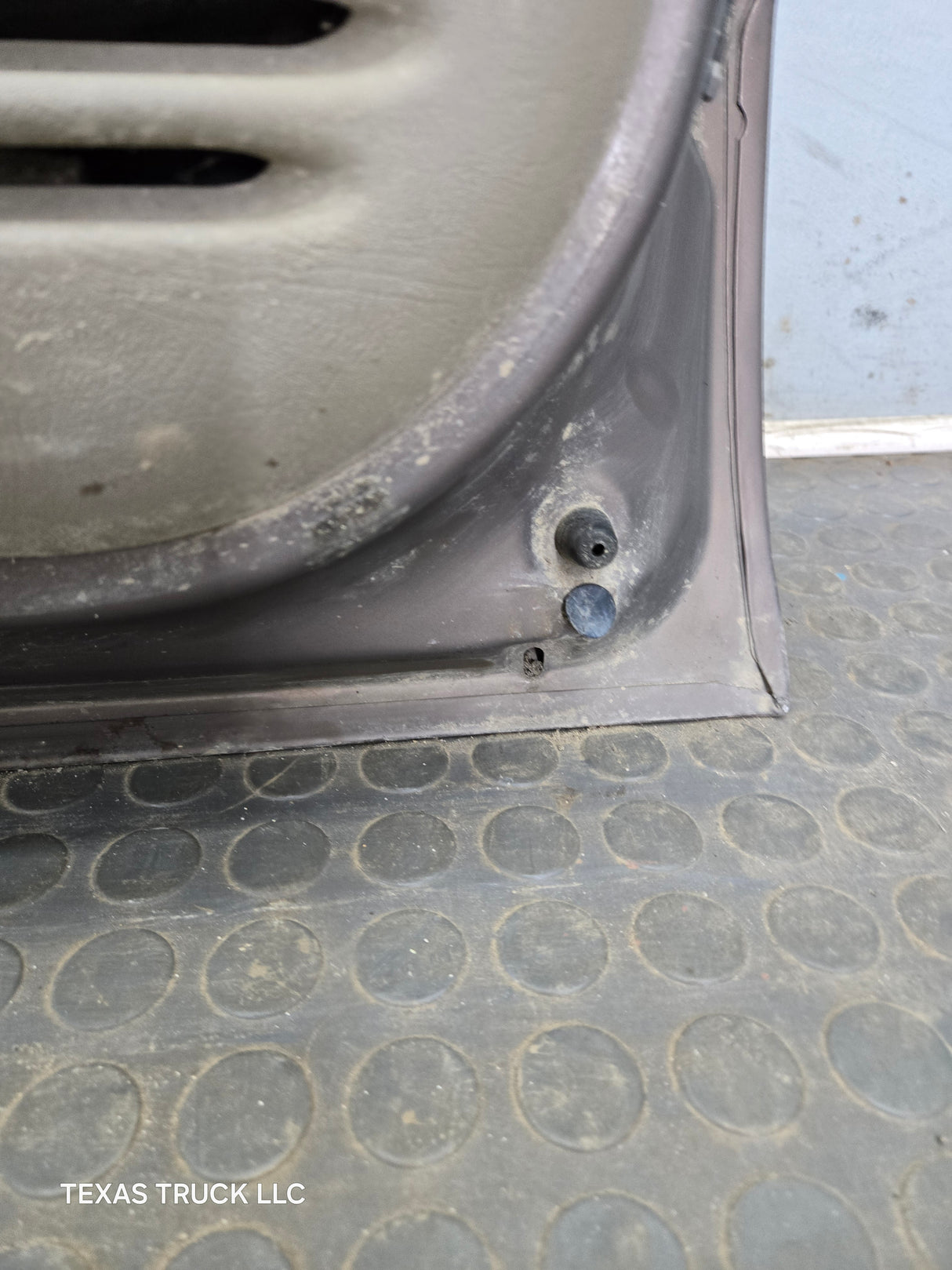 1988-2000 Chevrolet Silverado Suburban GMC Sierra RH Front Passenger Door
