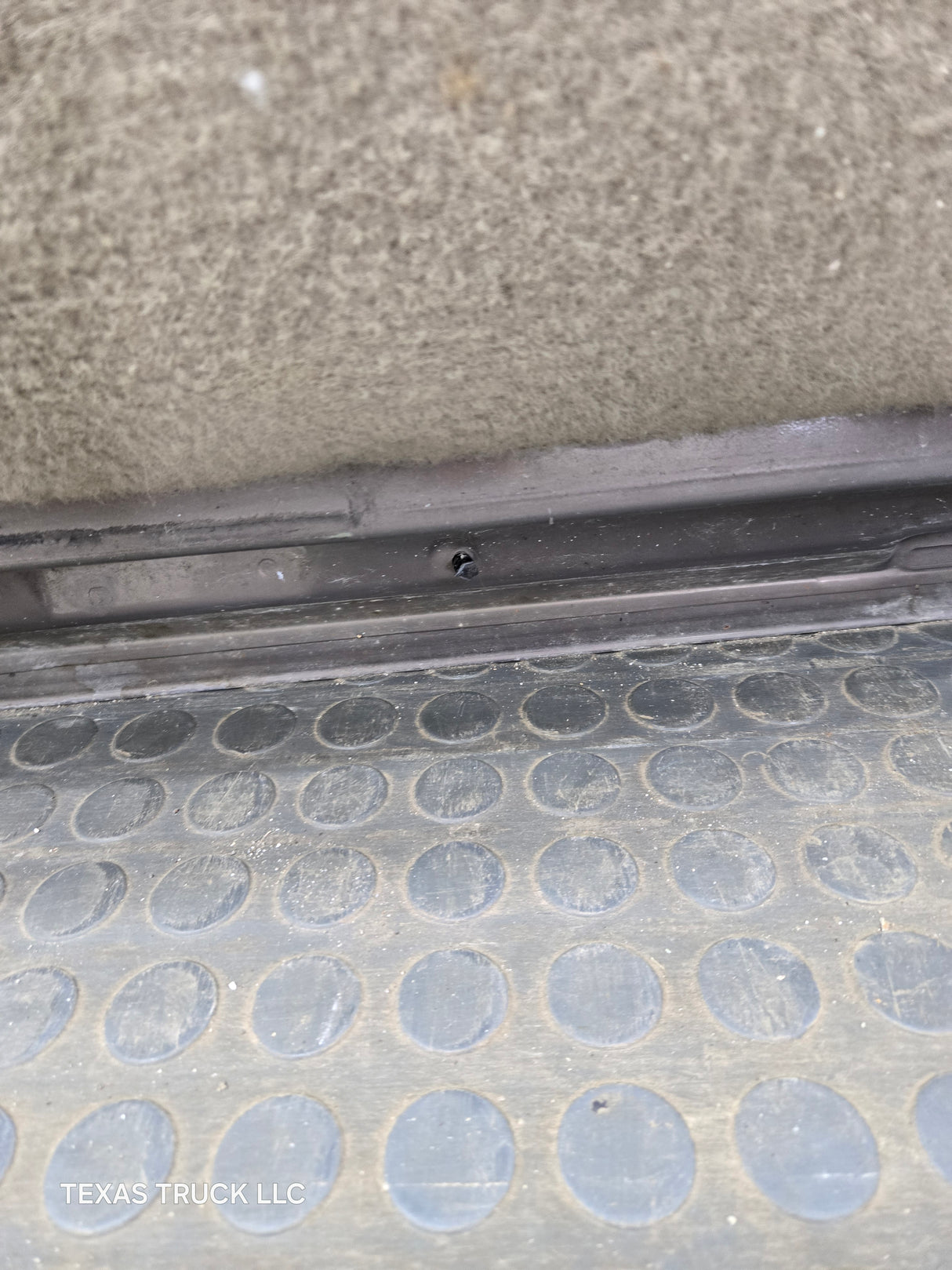 1988-2000 Chevrolet Silverado Suburban GMC Sierra RH Front Passenger Door