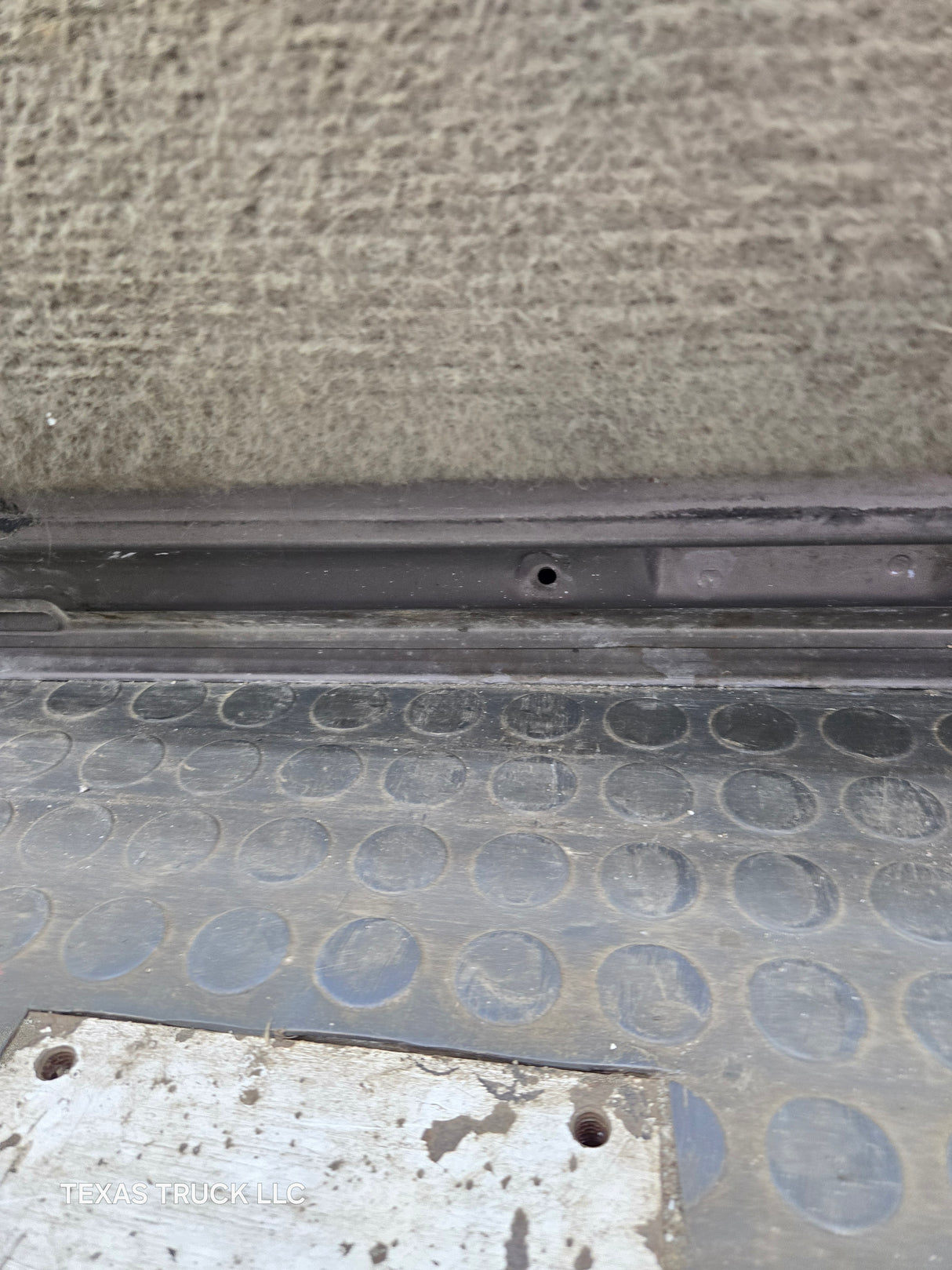 1988-2000 Chevrolet Silverado Suburban GMC Sierra RH Front Passenger Door