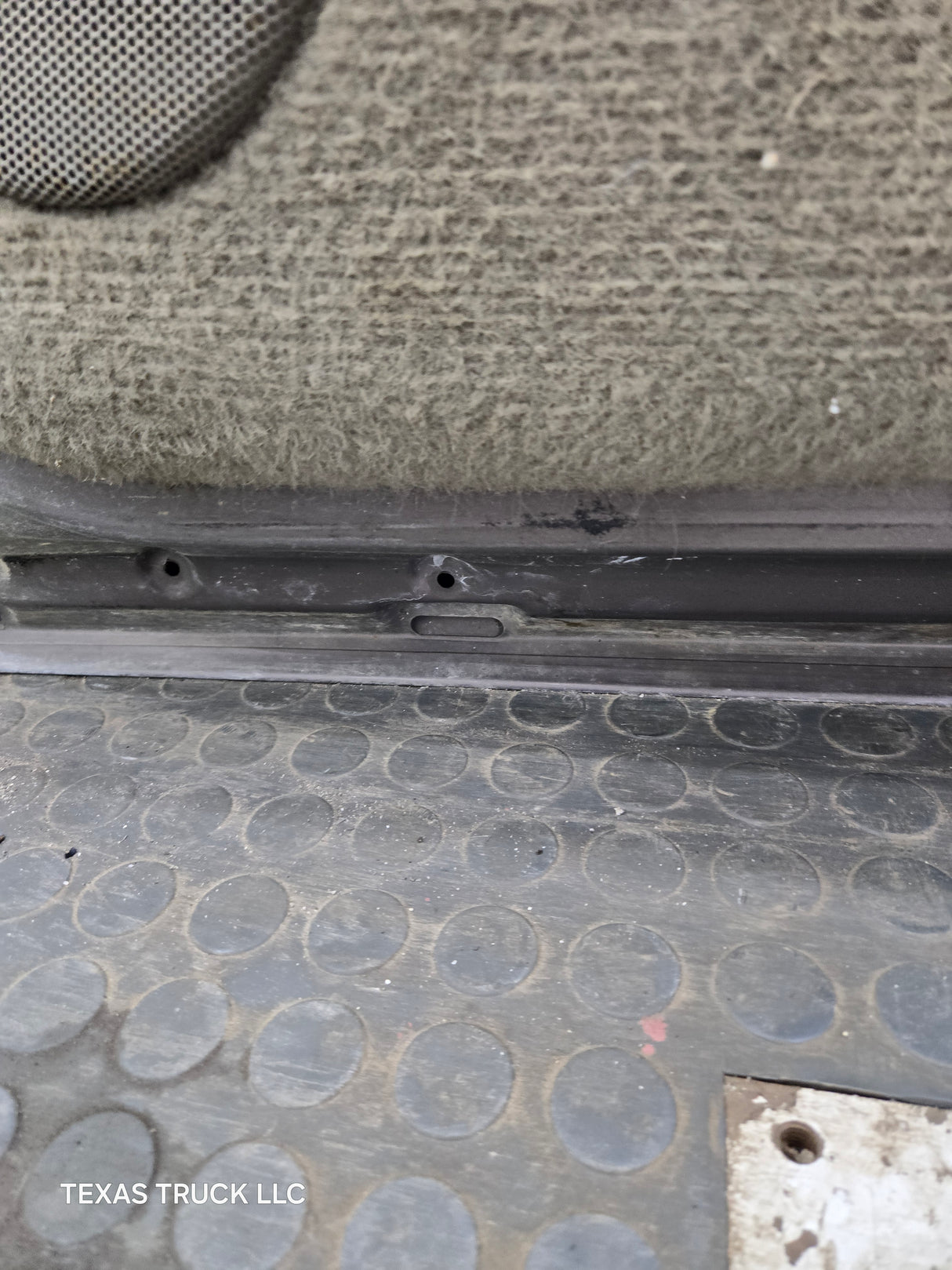 1988-2000 Chevrolet Silverado Suburban GMC Sierra RH Front Passenger Door
