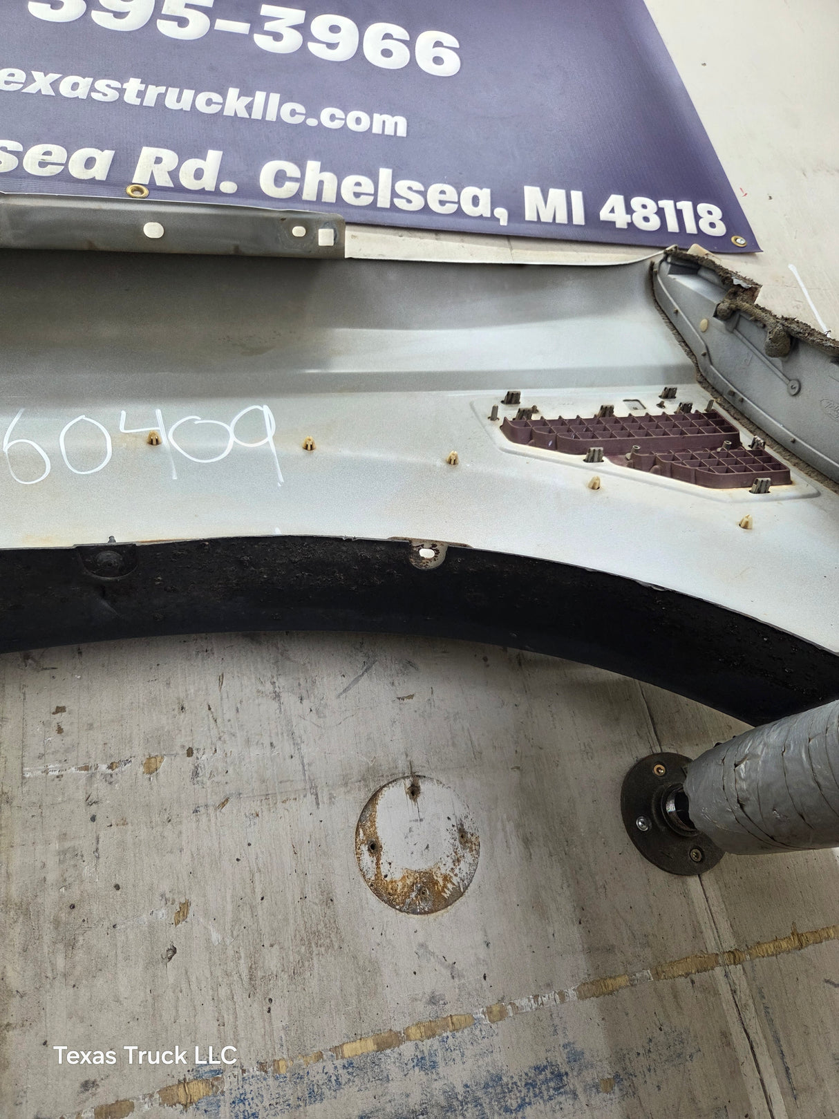 2011-2016 Ford Super Duty F450 F550 RH Passenger Side Front Fender