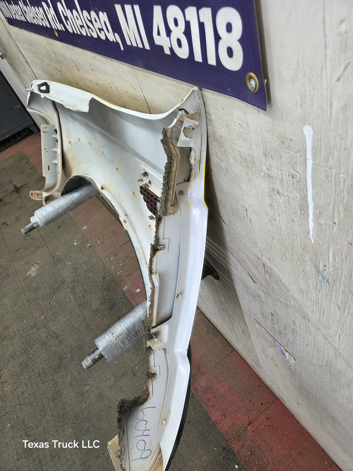 2011-2016 Ford Super Duty F450 F550 RH Passenger Side Front Fender