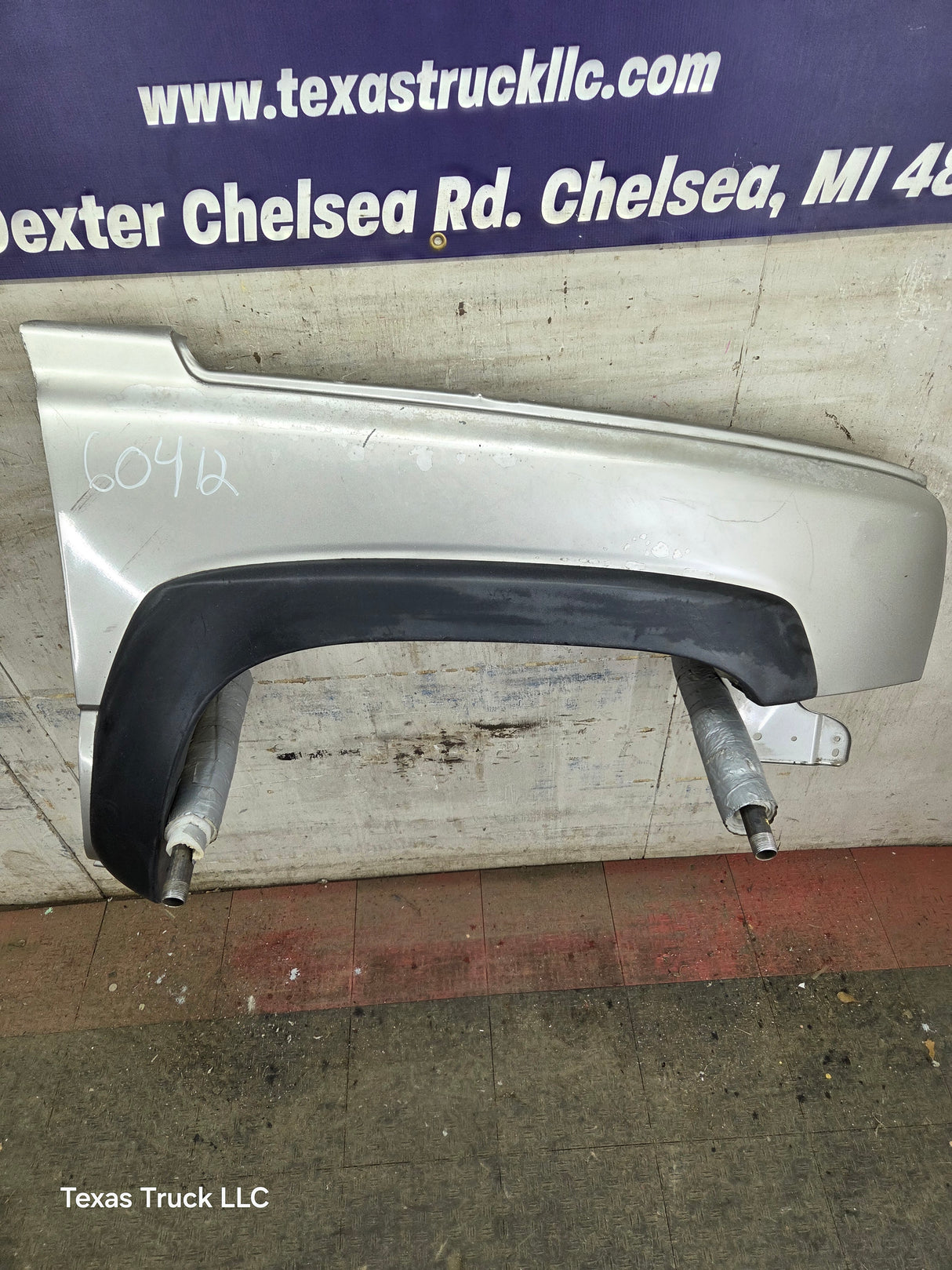 2003-2007 Chevrolet Silverado / Tahoe / Suburban 1500 2500 3500 HD RH Passenger Side "Cateye" Front Fender
