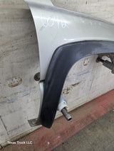 2003-2007 Chevrolet Silverado / Tahoe / Suburban 1500 2500 3500 HD RH Passenger Side "Cateye" Front Fender