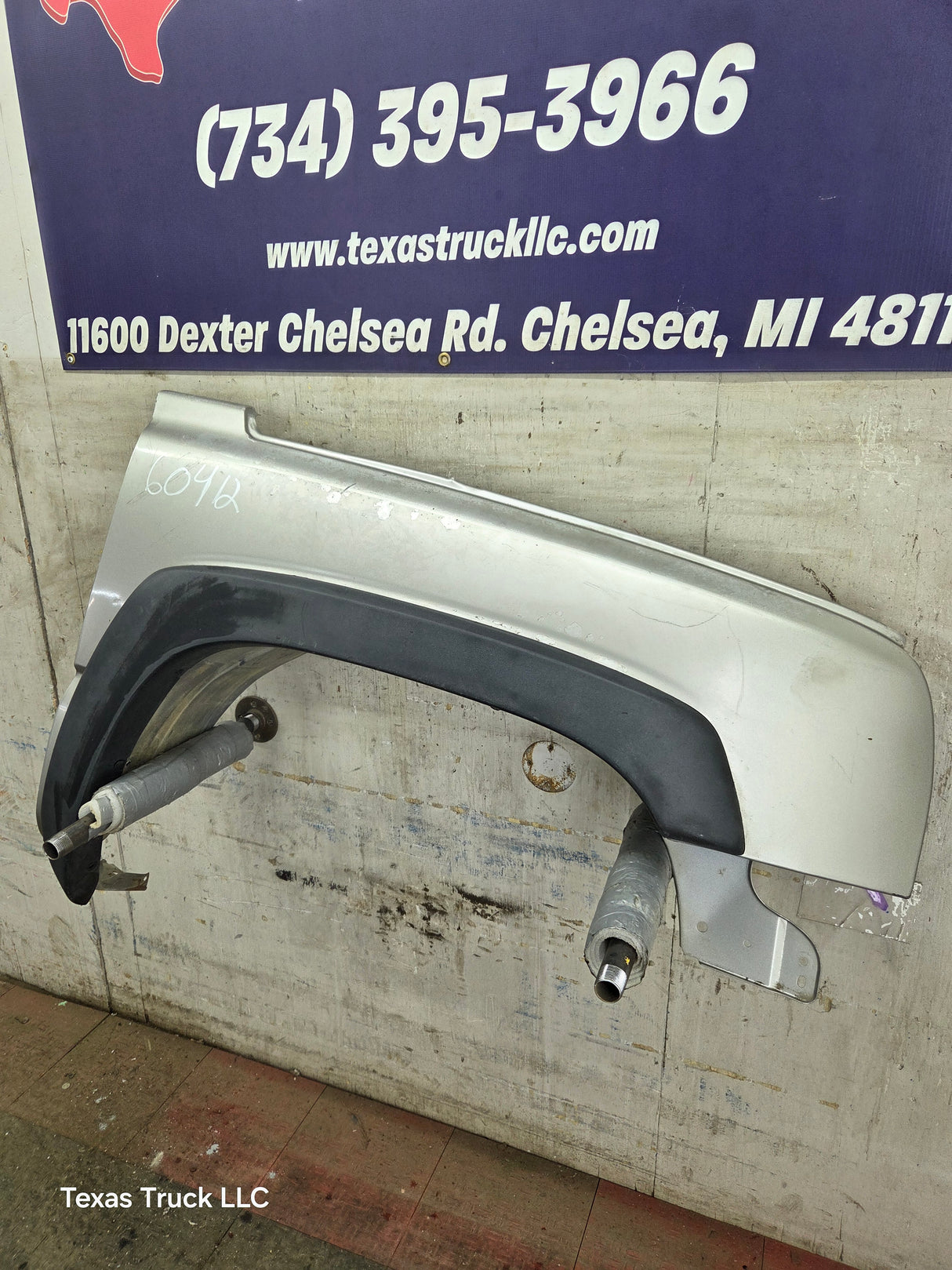 2003-2007 Chevrolet Silverado / Tahoe / Suburban 1500 2500 3500 HD RH Passenger Side "Cateye" Front Fender