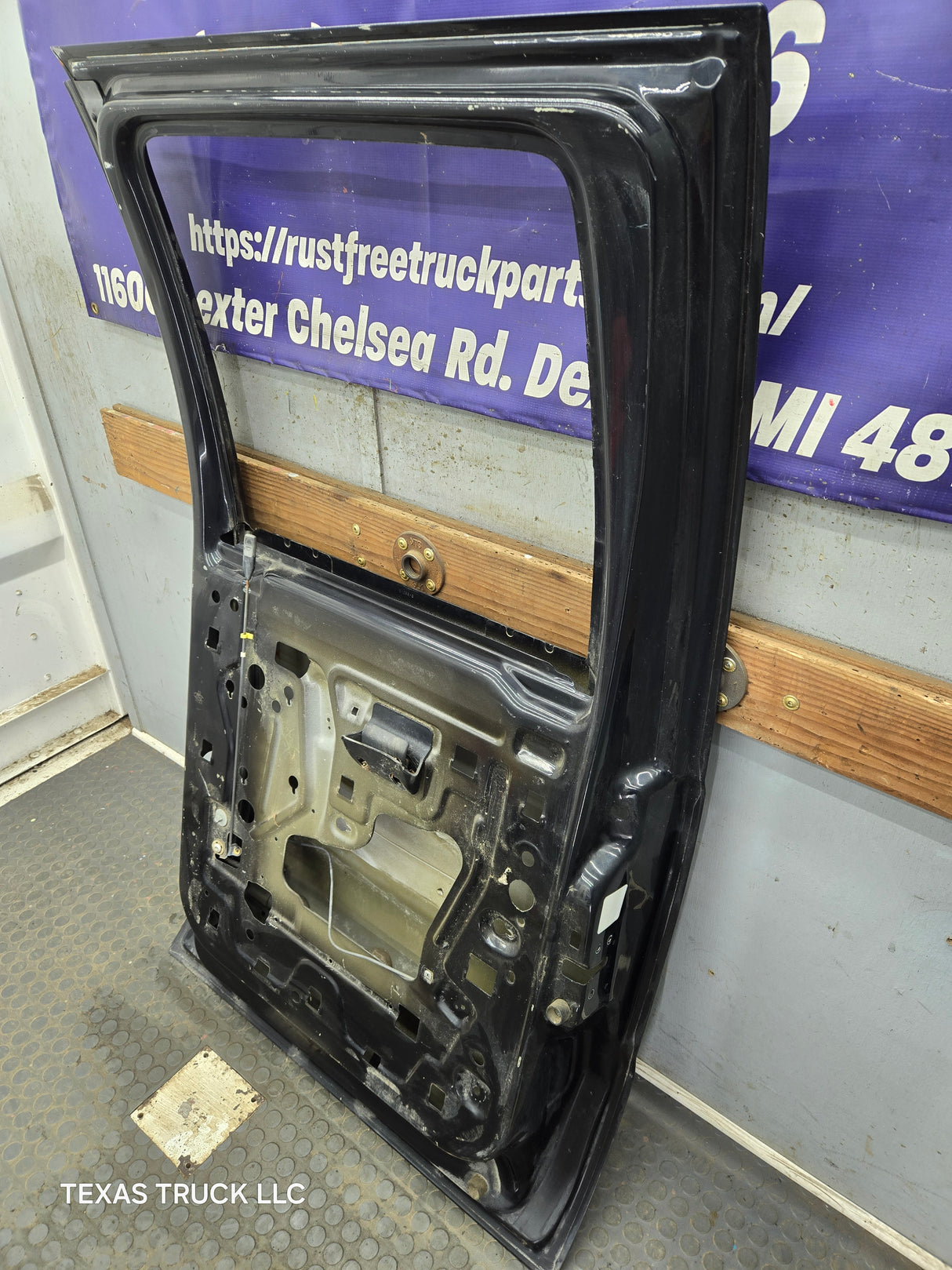 1999-2007 Ford Super Duty RH Passenger Side Rear Crew Cab Door F250 F350 F450 F550