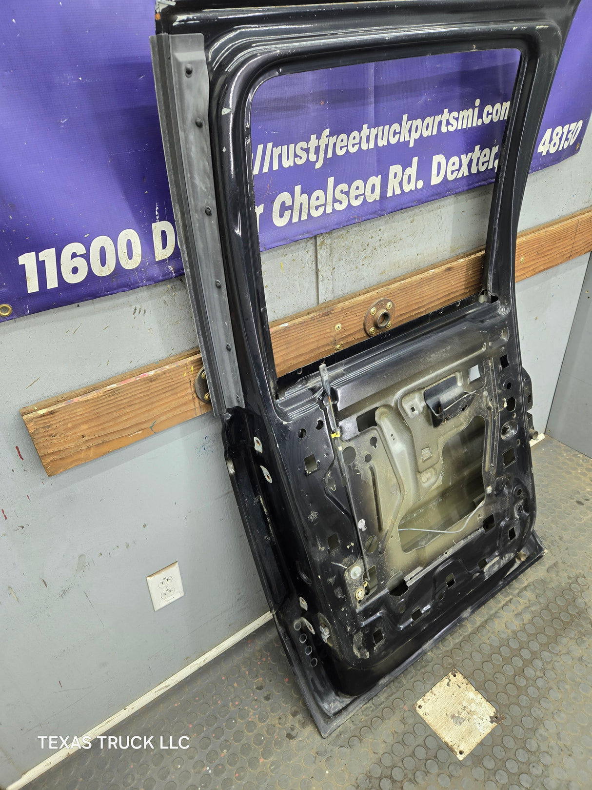 1999-2007 Ford Super Duty RH Passenger Side Rear Crew Cab Door F250 F350 F450 F550