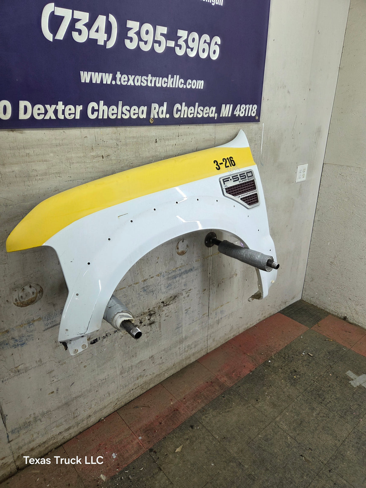 2011-2016 Ford Super Duty F450 F550 LH Driver Side Front Fender