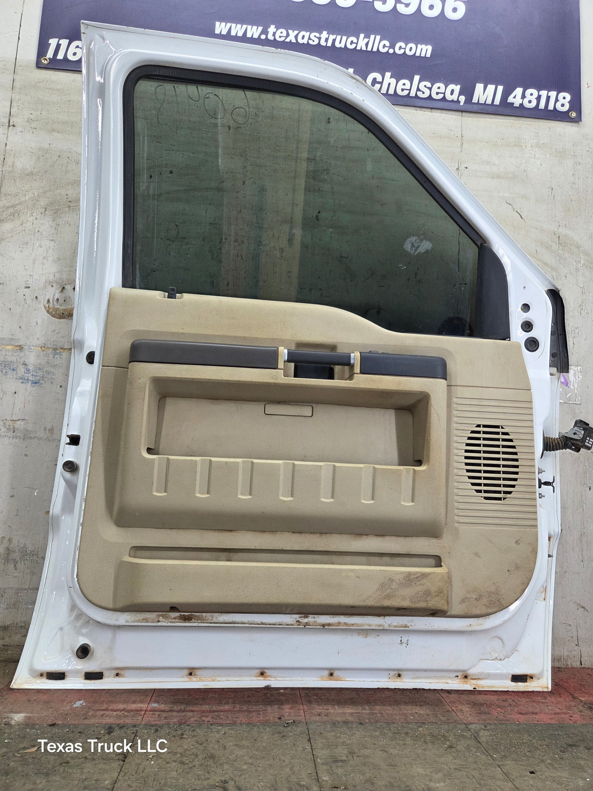 1999-2011 Ford Super Duty LH Driver Side Front Door F250 F350 F450 F550