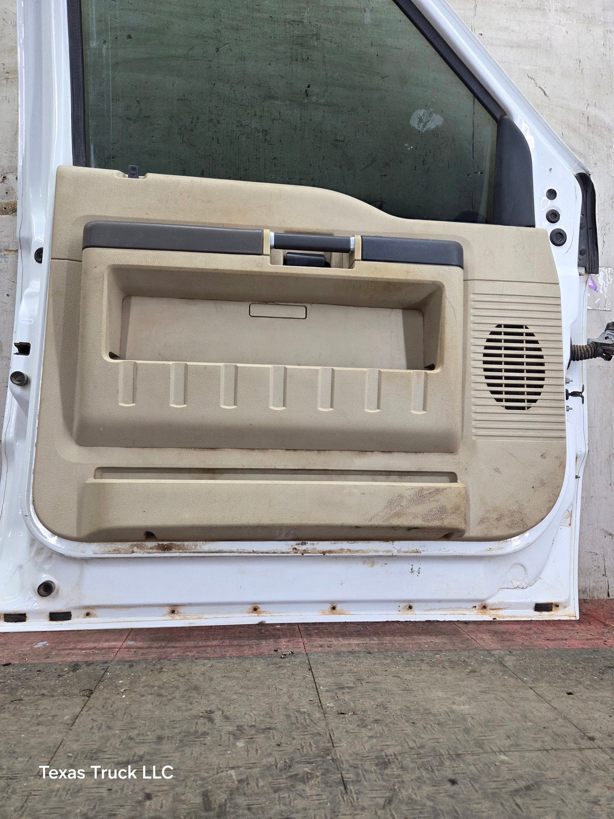 1999-2011 Ford Super Duty LH Driver Side Front Door F250 F350 F450 F550