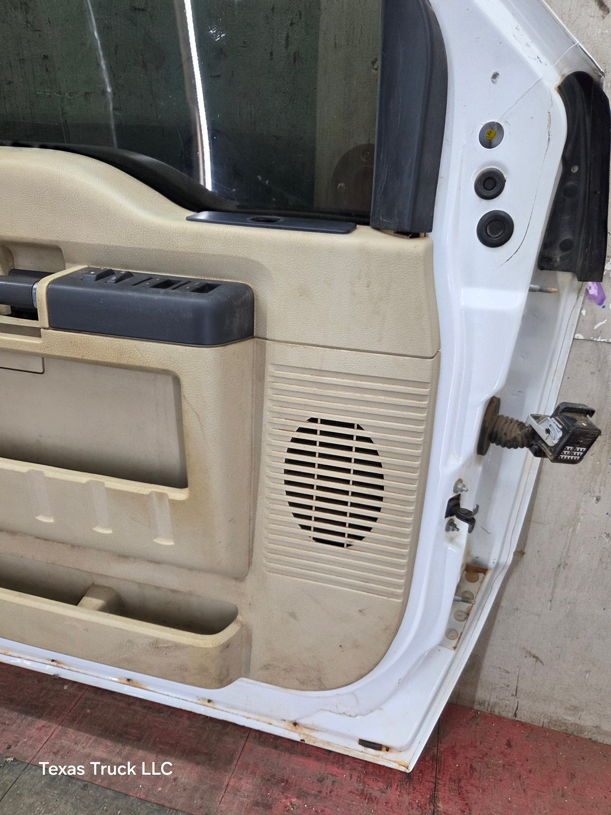 1999-2011 Ford Super Duty LH Driver Side Front Door F250 F350 F450 F550